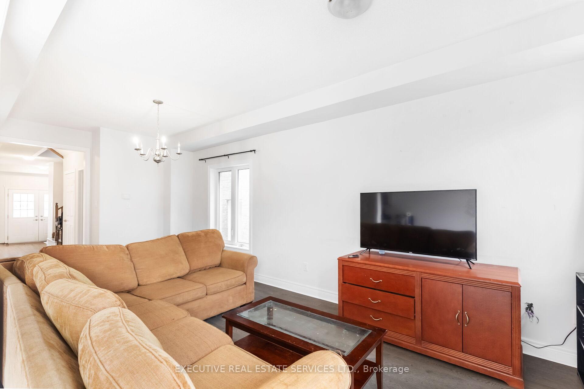 Photo 11 of 105 Branigan Crescent, Halton Hills, Georgetown — HOMEH
