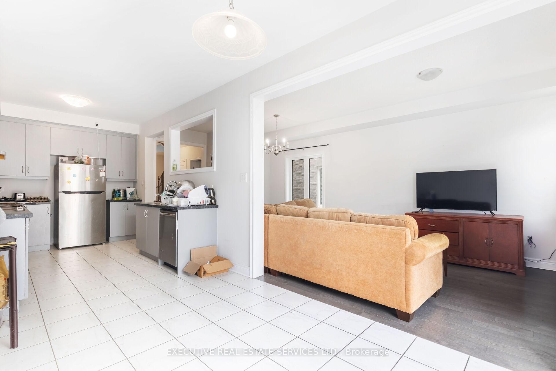 Photo 15 of 105 Branigan Crescent, Halton Hills, Georgetown — HOMEH