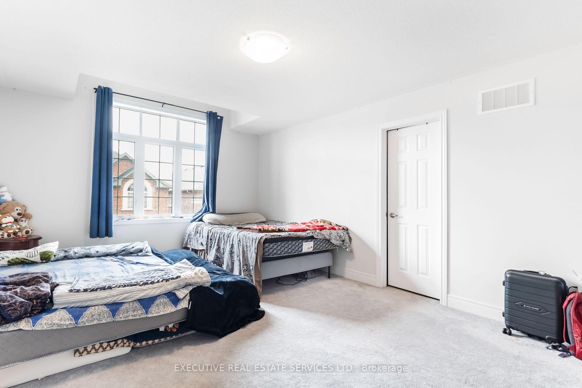Photo 24 of 105 Branigan Crescent, Halton Hills, Georgetown — HOMEH
