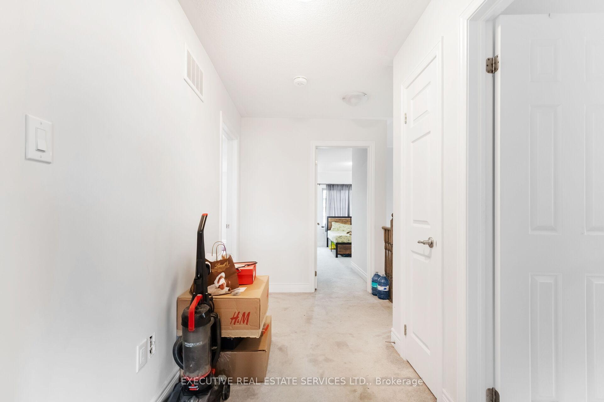 Photo 25 of 105 Branigan Crescent, Halton Hills, Georgetown — HOMEH