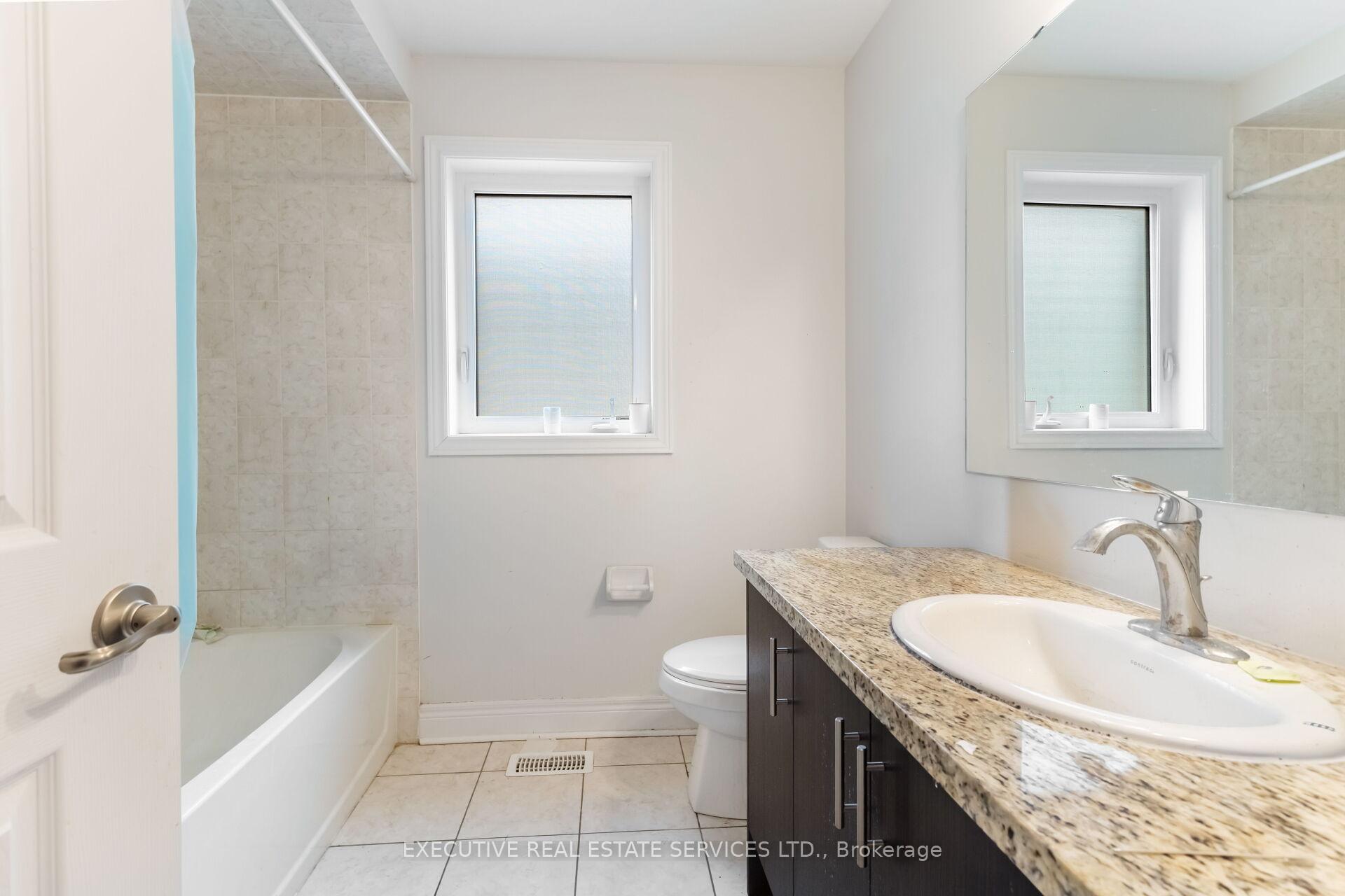 Photo 35 of 105 Branigan Crescent, Halton Hills, Georgetown — HOMEH