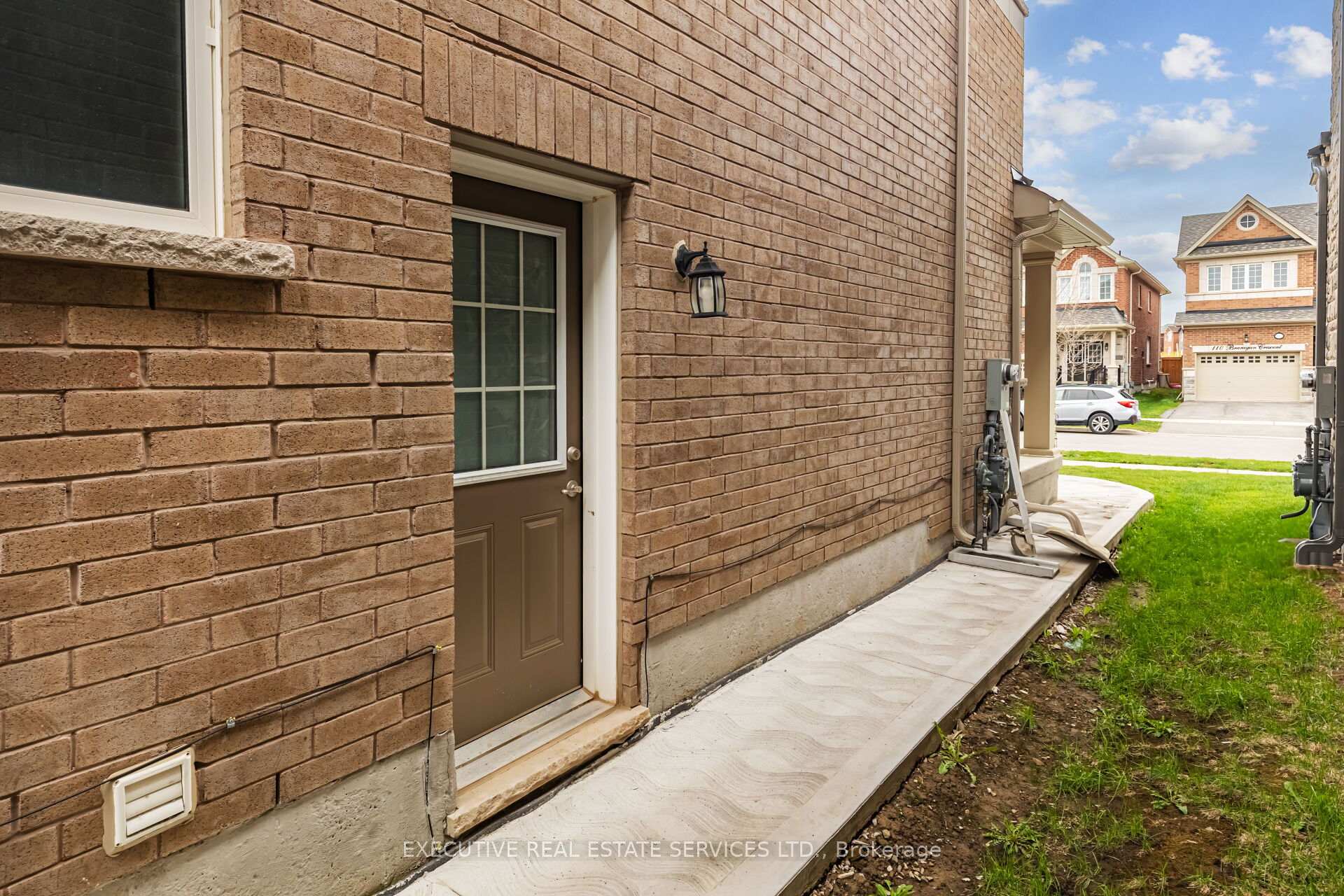 Photo 38 of 105 Branigan Crescent, Halton Hills, Georgetown — HOMEH