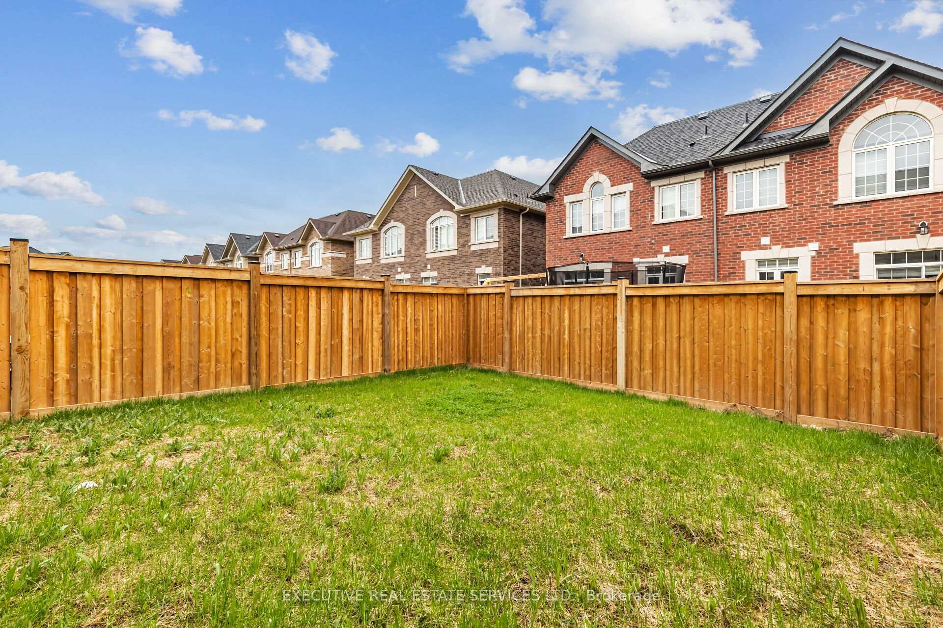 Photo 42 of 105 Branigan Crescent, Halton Hills, Georgetown — HOMEH