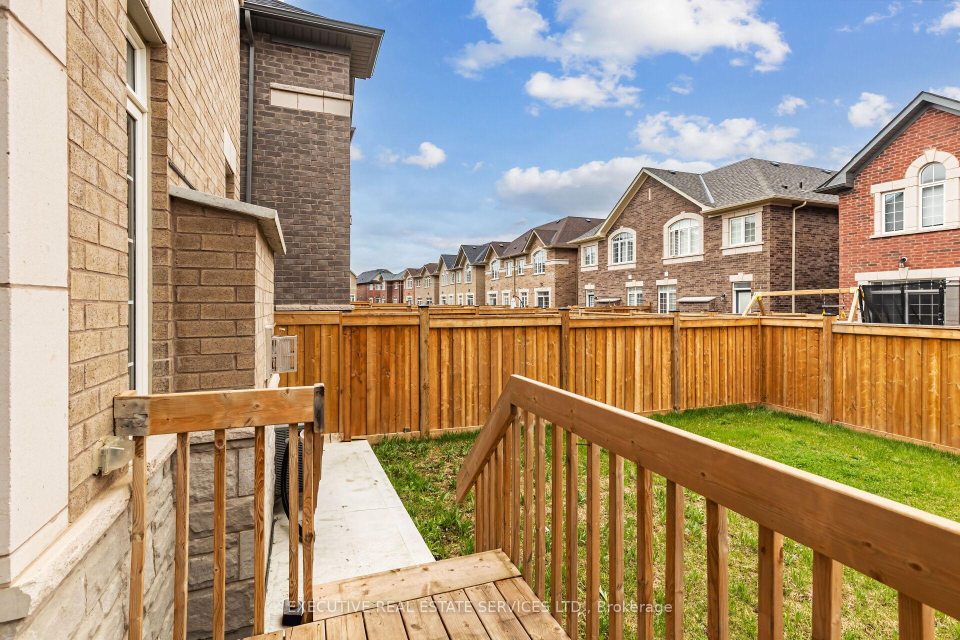 Photo 43 of 105 Branigan Crescent, Halton Hills, Georgetown — HOMEH