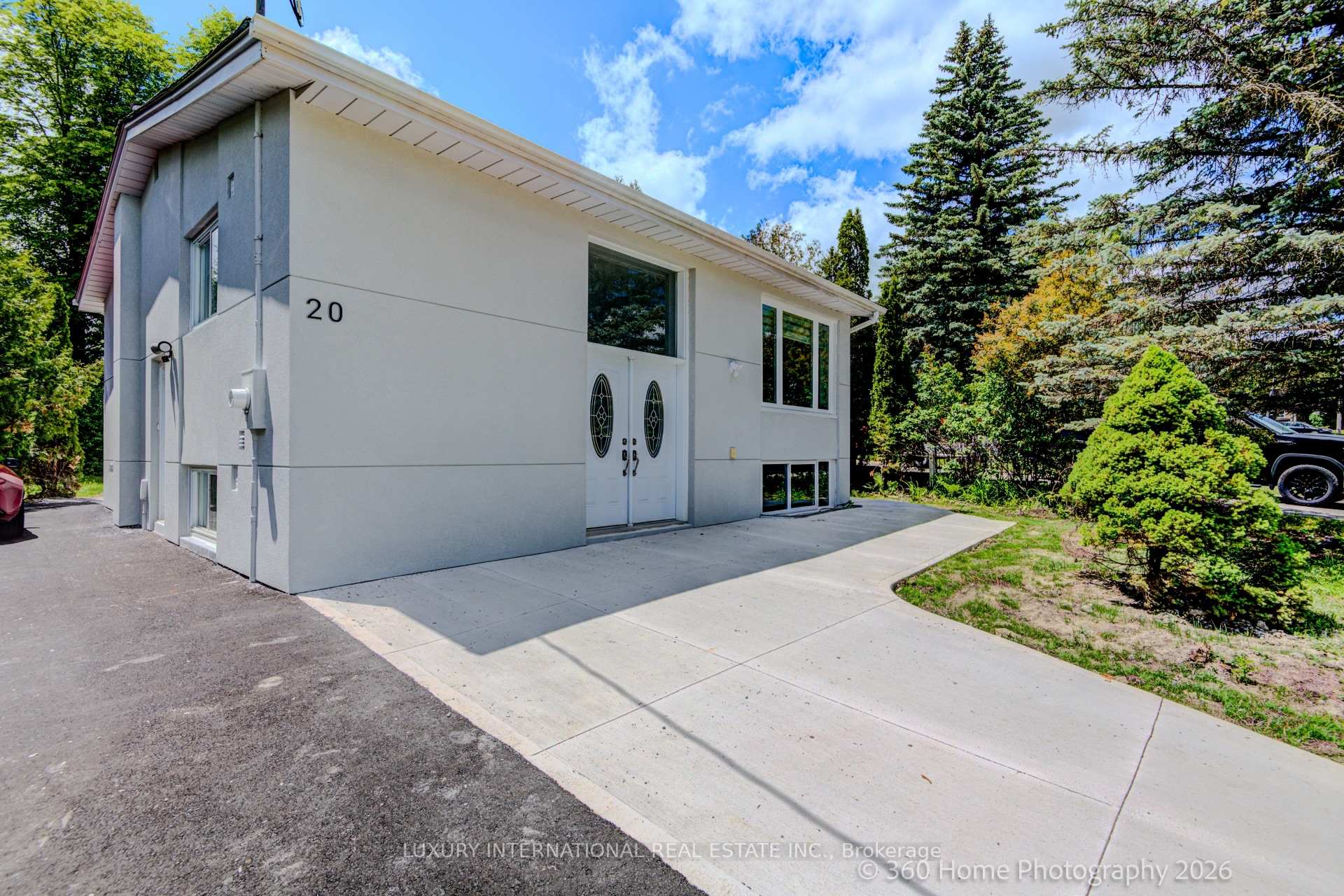 Photo 1 of 20 Haida Drive, Aurora, Aurora Heights — HOMEH