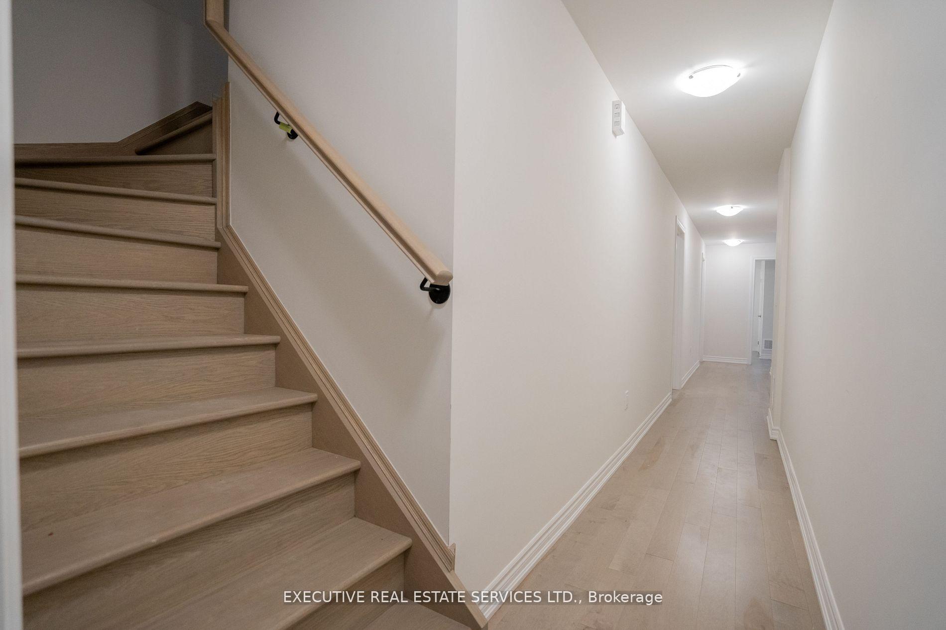 Photo 5 of 158 Petch Avenue, Brampton, Northwest Brampton — HOMEH