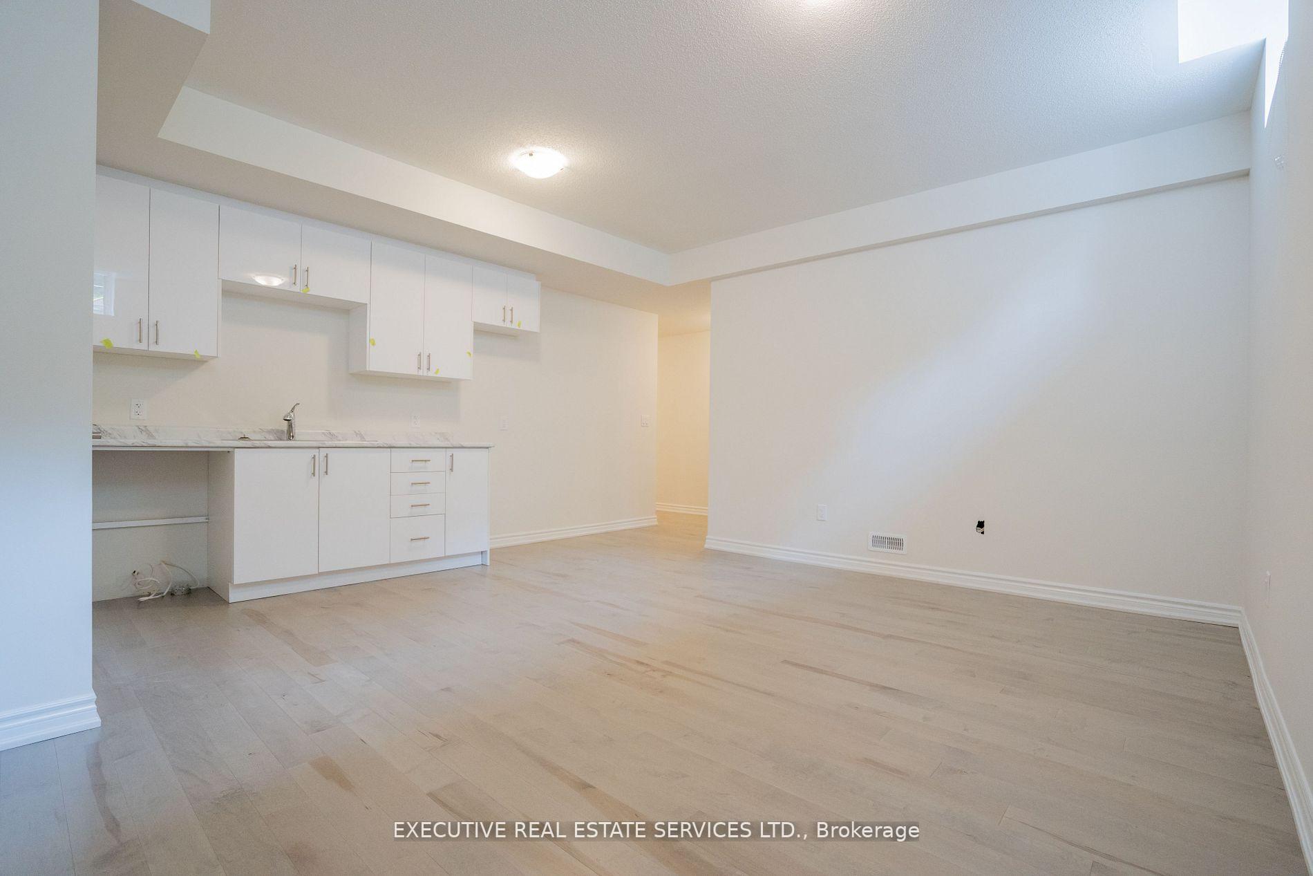 Photo 13 of 158 Petch Avenue, Brampton, Northwest Brampton — HOMEH