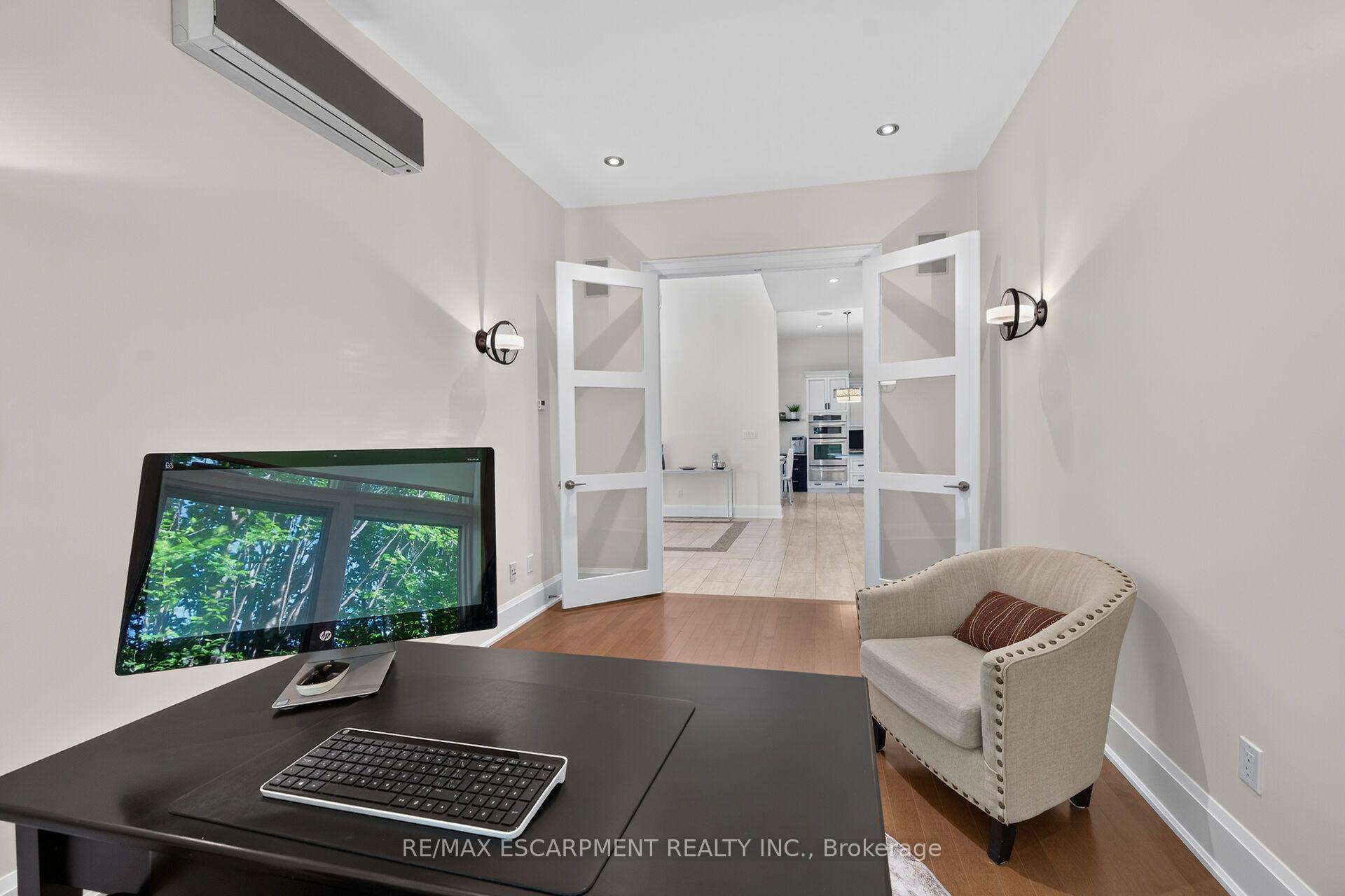Photo 10 of 244 Mountain Brow Boulevard, Hamilton, Sherwood — HOMEH