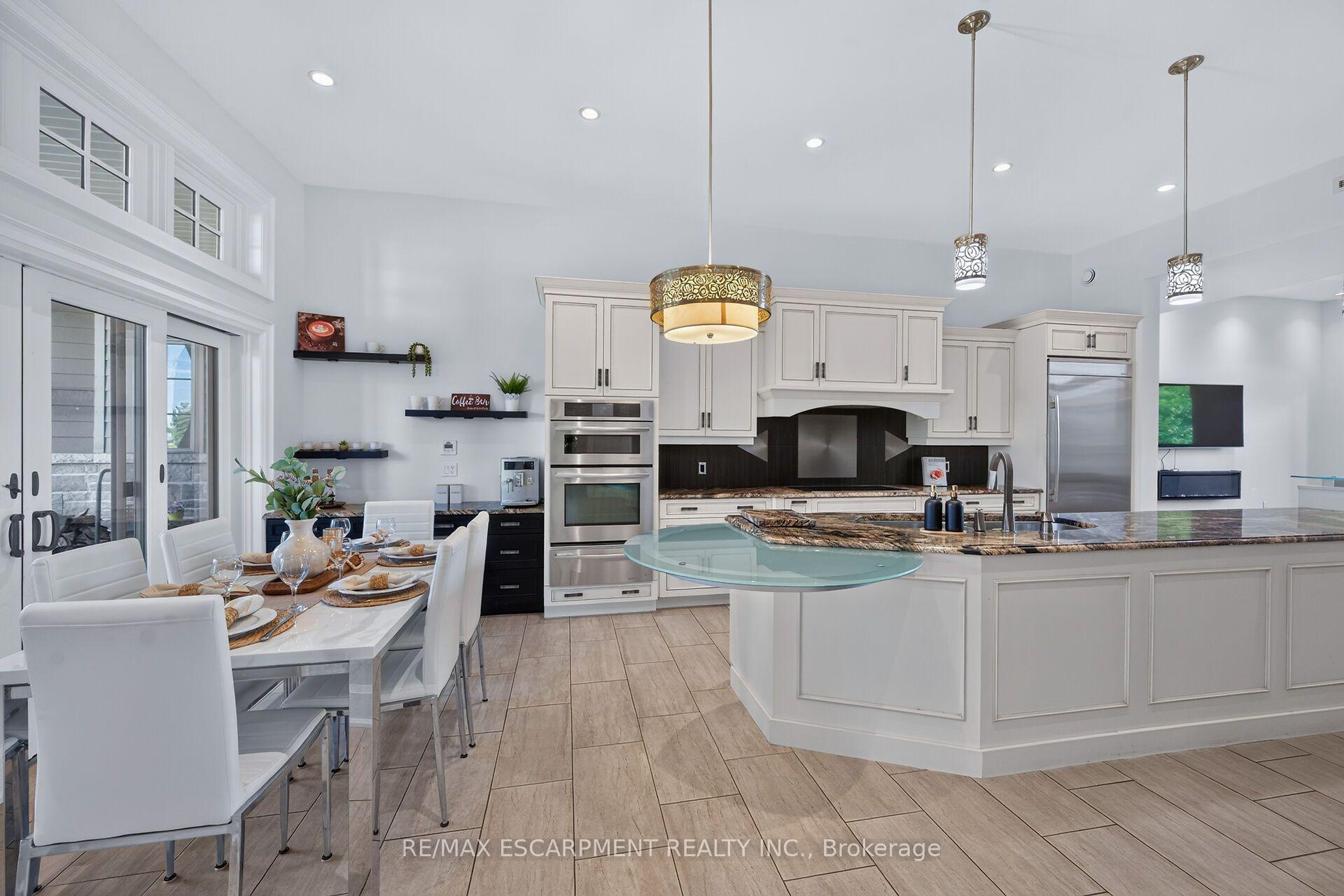 Photo 11 of 244 Mountain Brow Boulevard, Hamilton, Sherwood — HOMEH