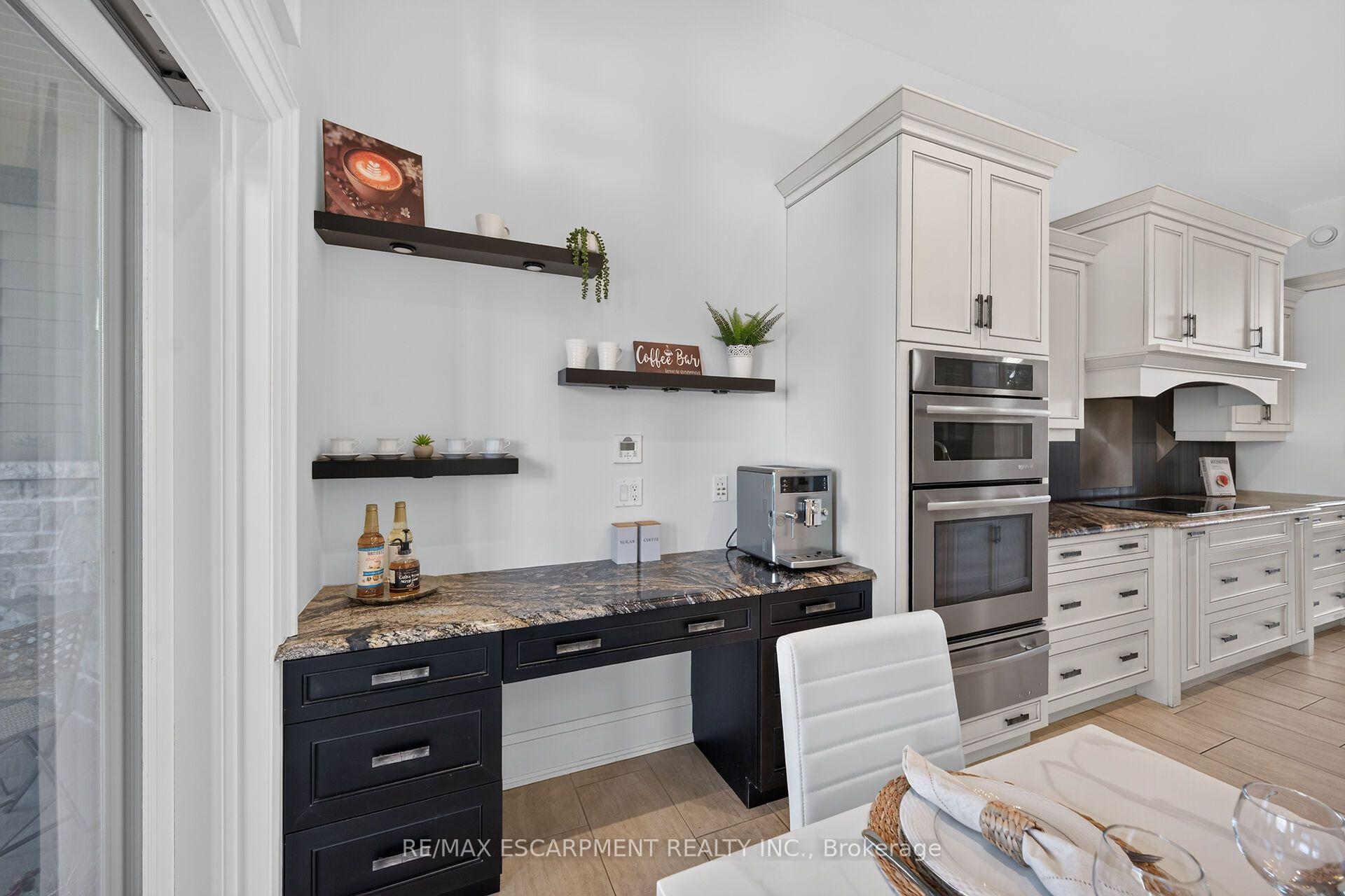 Photo 14 of 244 Mountain Brow Boulevard, Hamilton, Sherwood — HOMEH