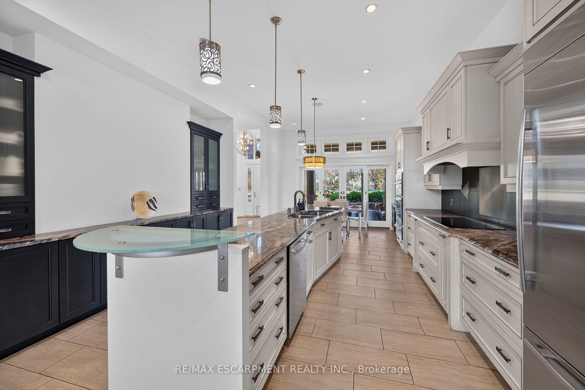 Photo 18 of 244 Mountain Brow Boulevard, Hamilton, Sherwood — HOMEH