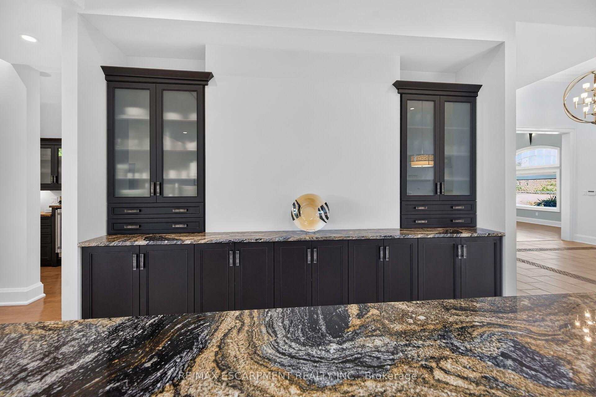 Photo 19 of 244 Mountain Brow Boulevard, Hamilton, Sherwood — HOMEH