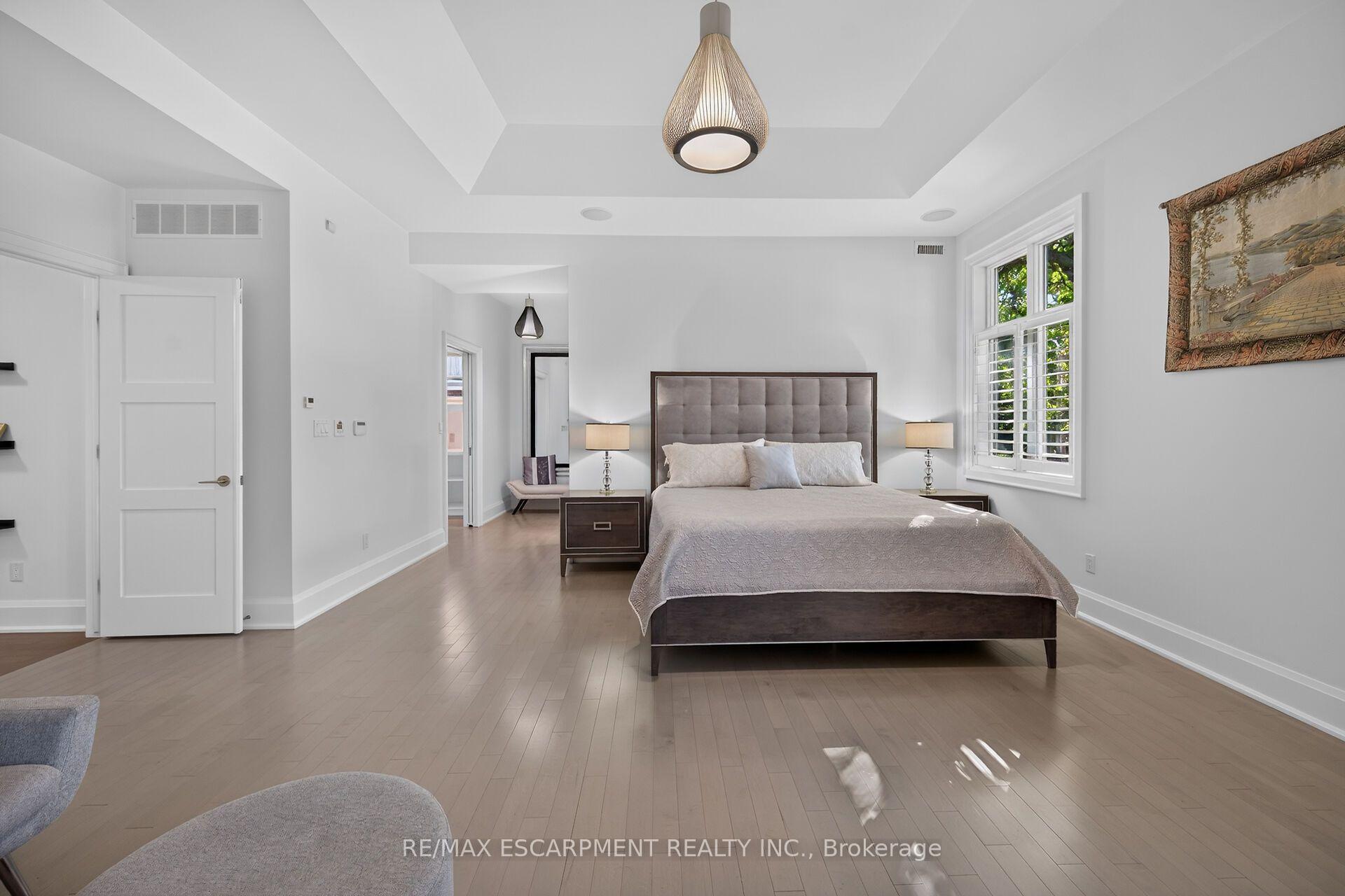 Photo 26 of 244 Mountain Brow Boulevard, Hamilton, Sherwood — HOMEH