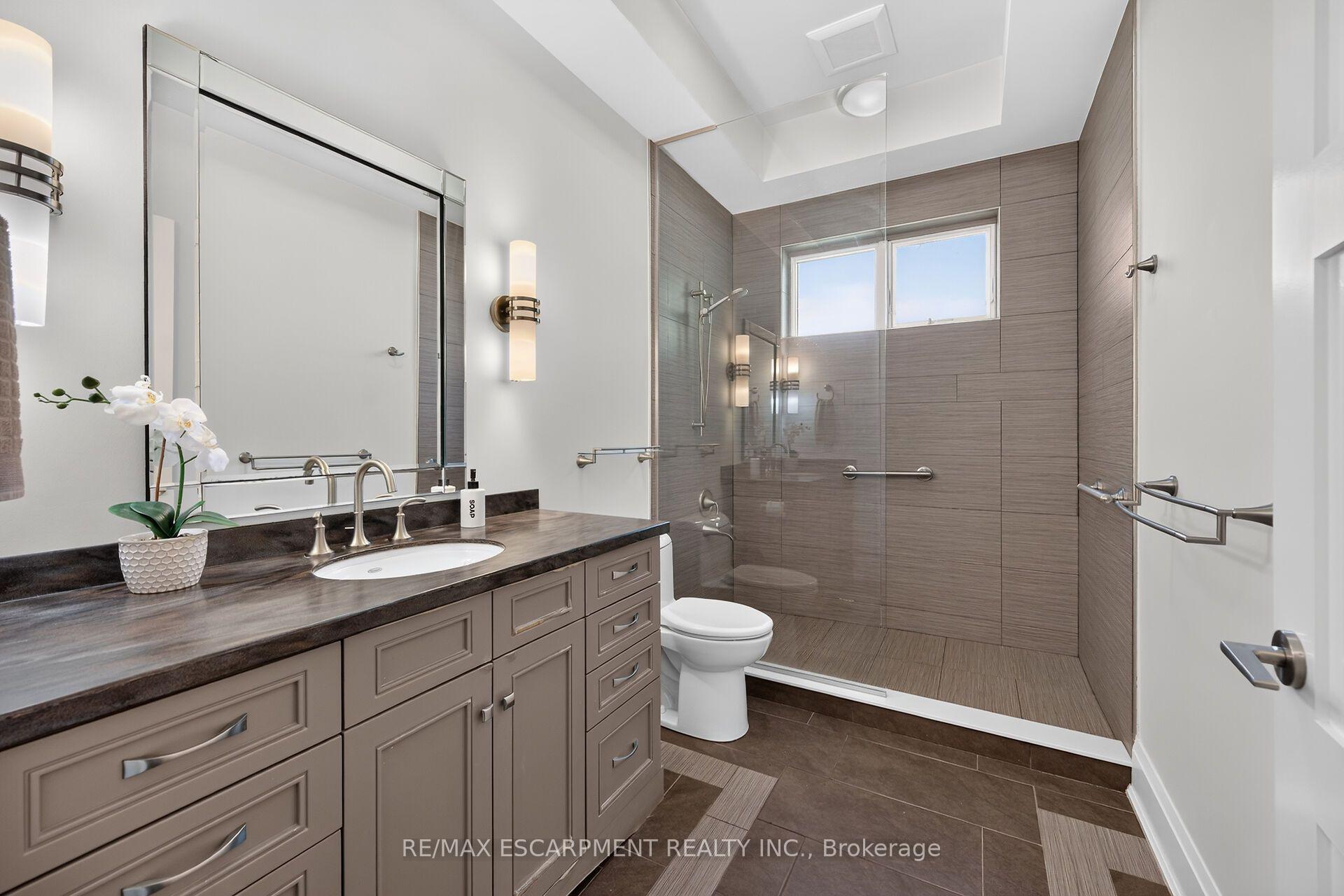 Photo 32 of 244 Mountain Brow Boulevard, Hamilton, Sherwood — HOMEH