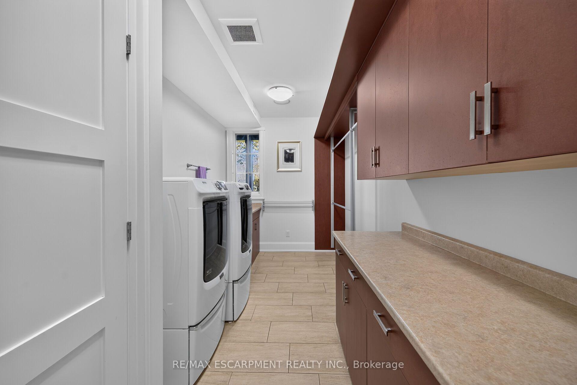 Photo 35 of 244 Mountain Brow Boulevard, Hamilton, Sherwood — HOMEH