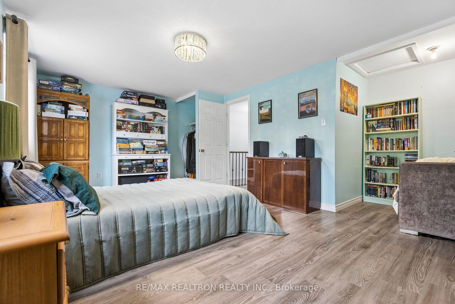 Photo 22 of 298D Bluevale Street N, Waterloo, Lincoln Heights — HOMEH