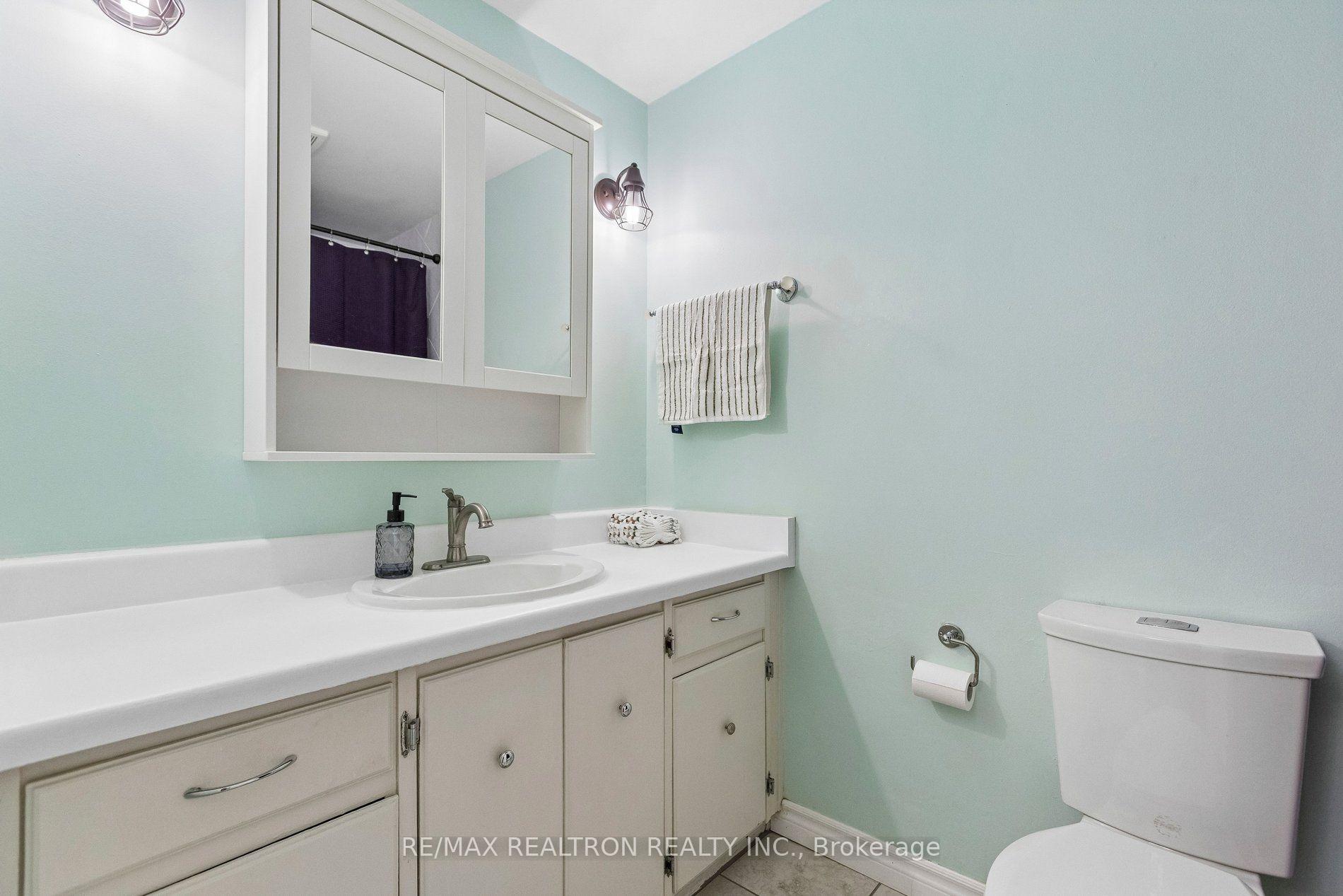 Photo 24 of 298D Bluevale Street N, Waterloo, Lincoln Heights — HOMEH
