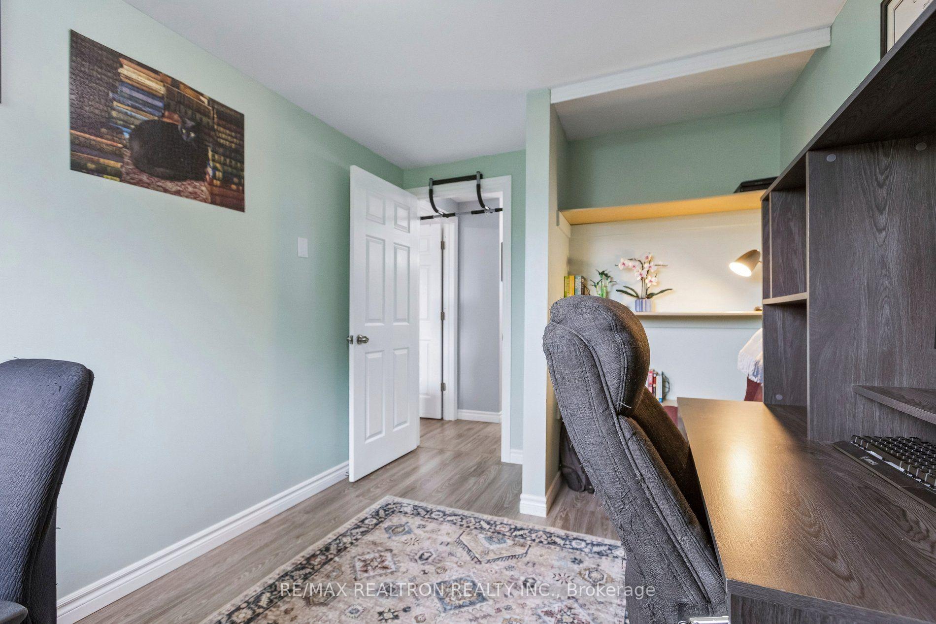 Photo 26 of 298D Bluevale Street N, Waterloo, Lincoln Heights — HOMEH