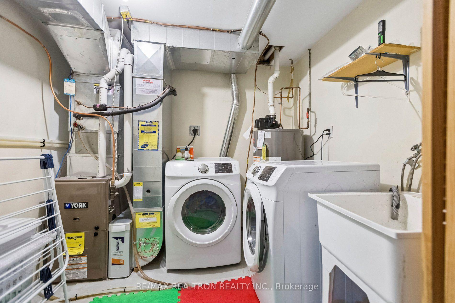 Photo 33 of 298D Bluevale Street N, Waterloo, Lincoln Heights — HOMEH