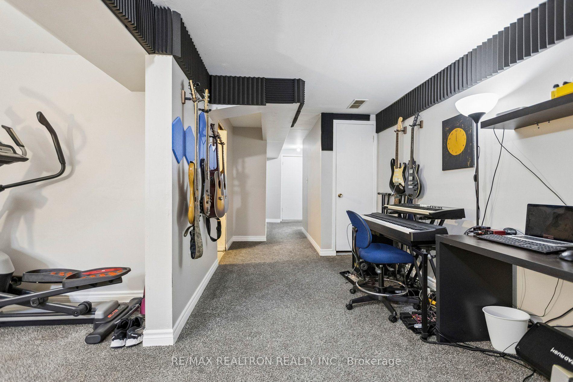 Photo 34 of 298D Bluevale Street N, Waterloo, Lincoln Heights — HOMEH