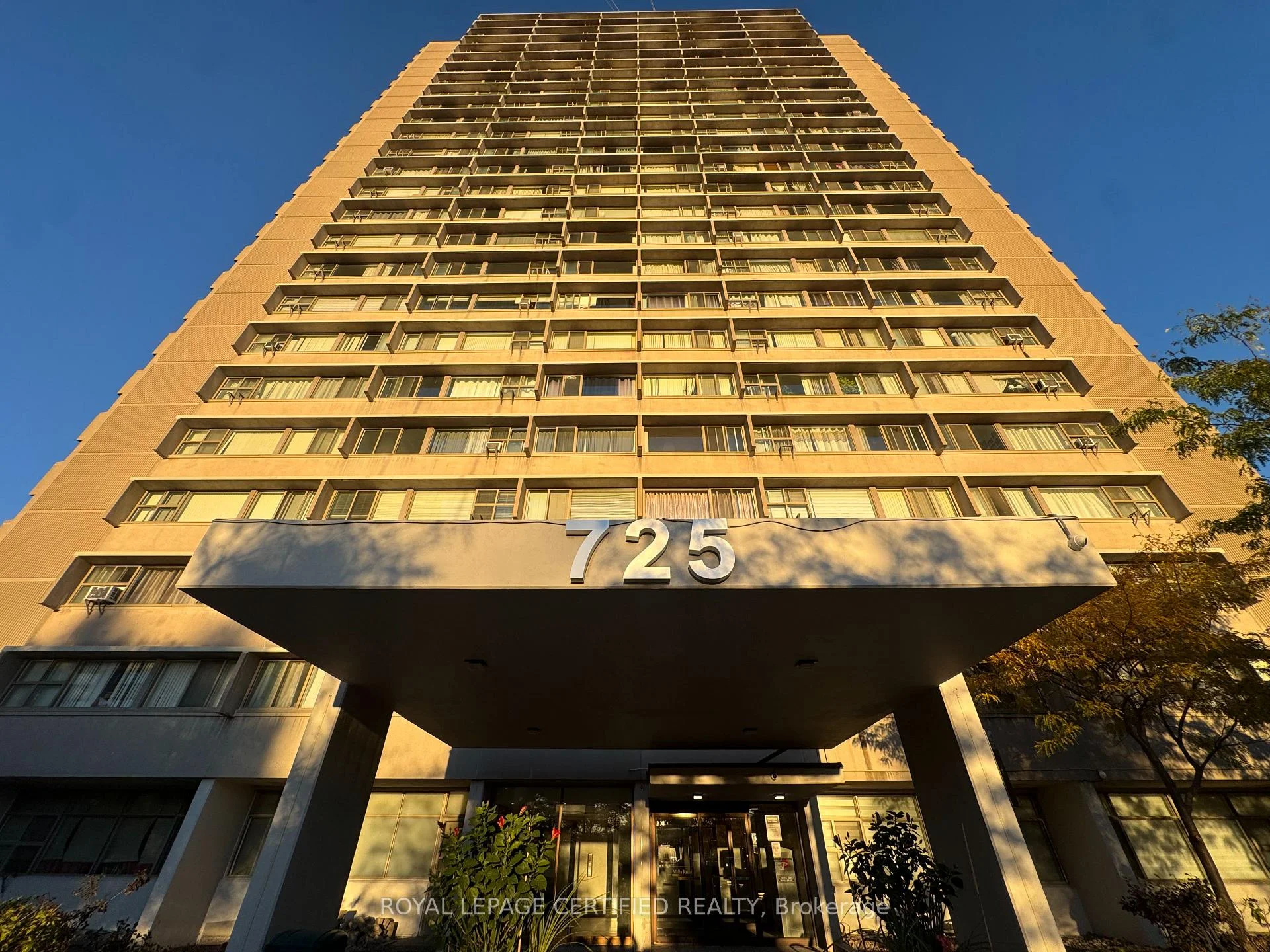 Photo of Unit 2405, 725 Don Mills Road