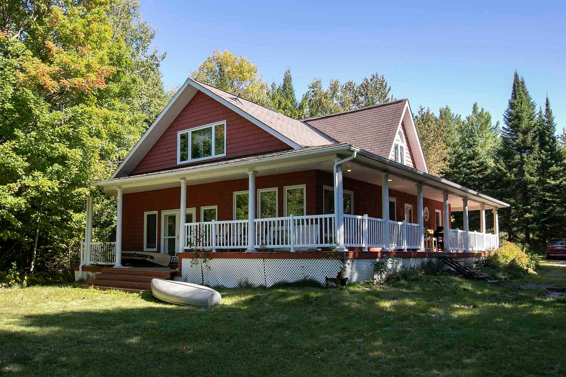Photo of 696 Lakeshore Drive S