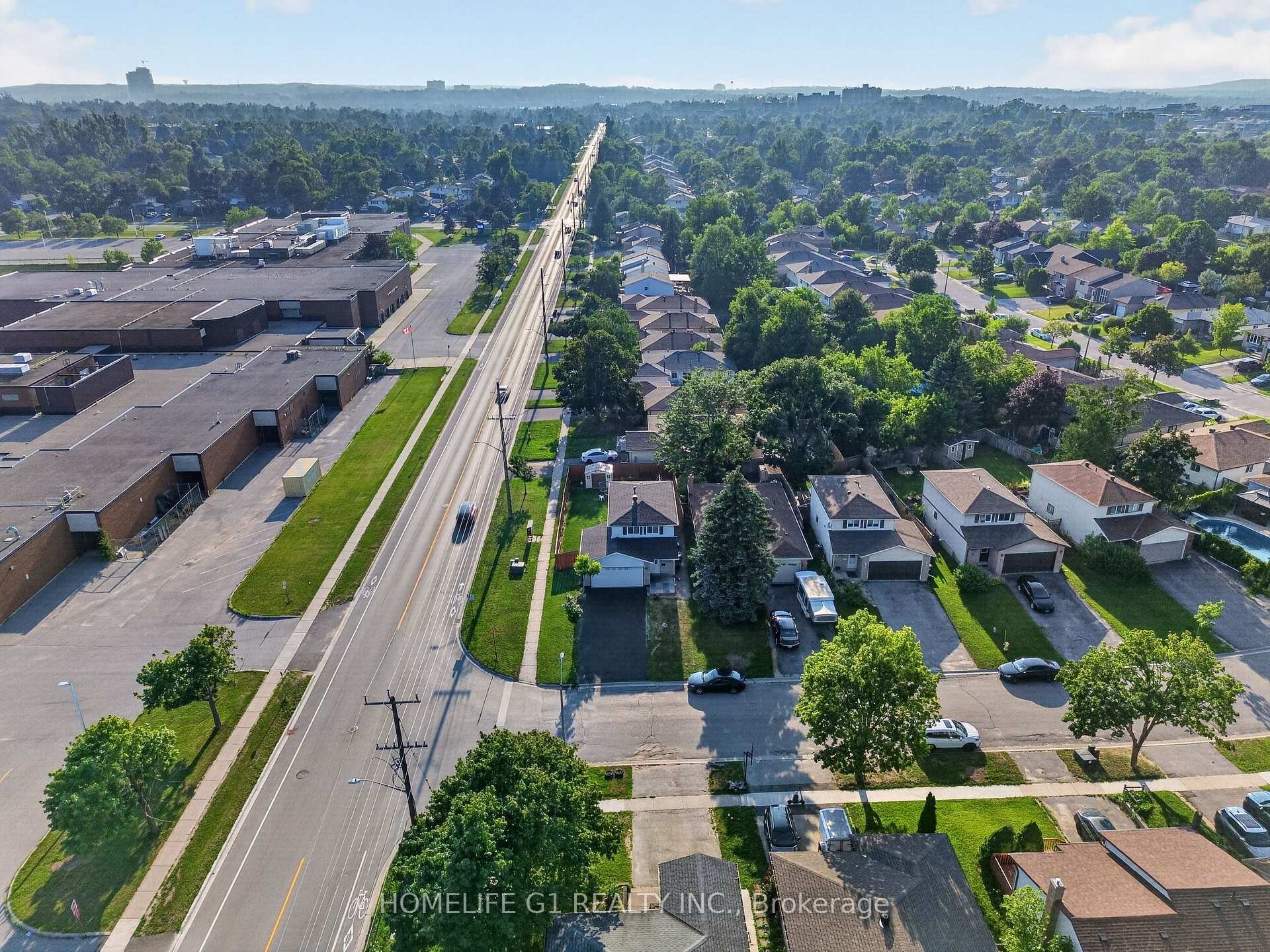 Photo 3 of 2 Fletcher Drive, Barrie, Grove East — HOMEH