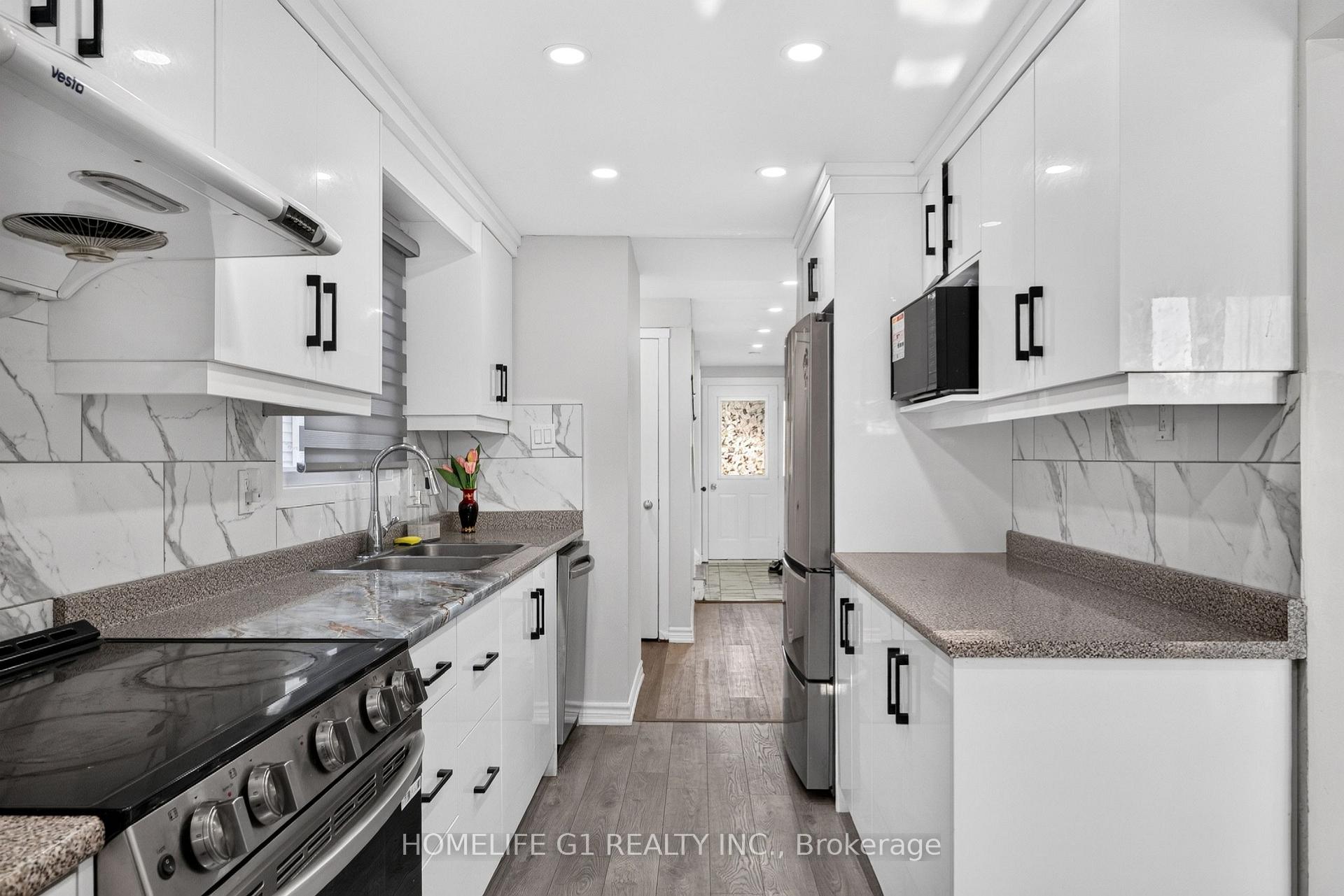 Photo 23 of 2 Fletcher Drive, Barrie, Grove East — HOMEH