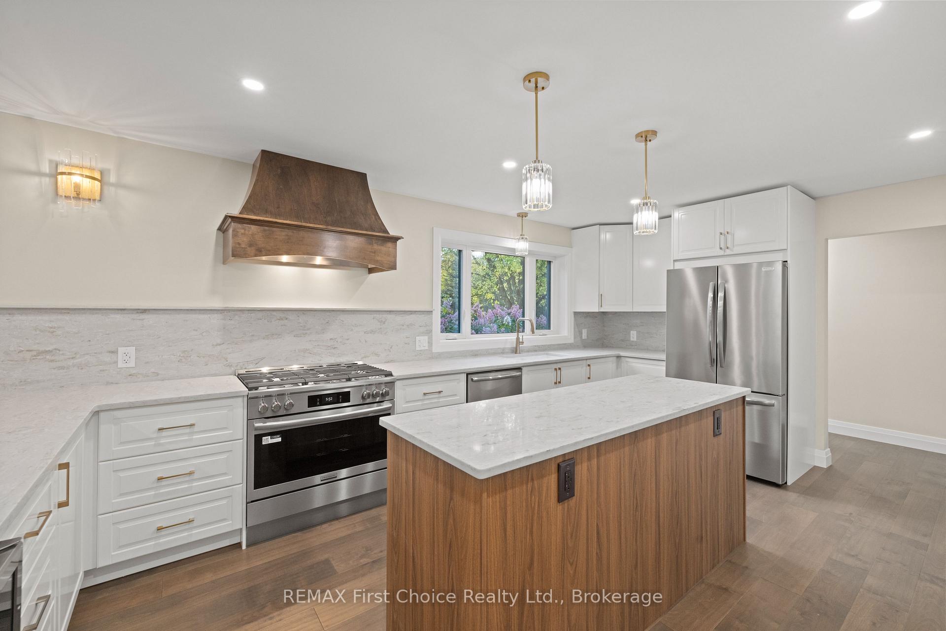 Photo 14 of 2110 Whitegates Drive, Thunder Bay, Rosslyn Road — HOMEH