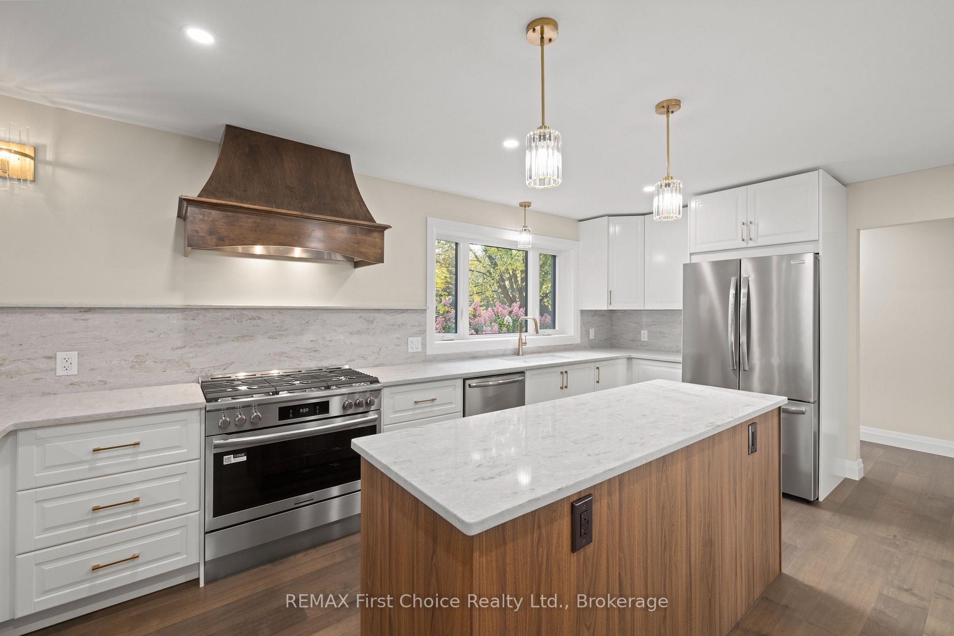 Photo 15 of 2110 Whitegates Drive, Thunder Bay, Rosslyn Road — HOMEH