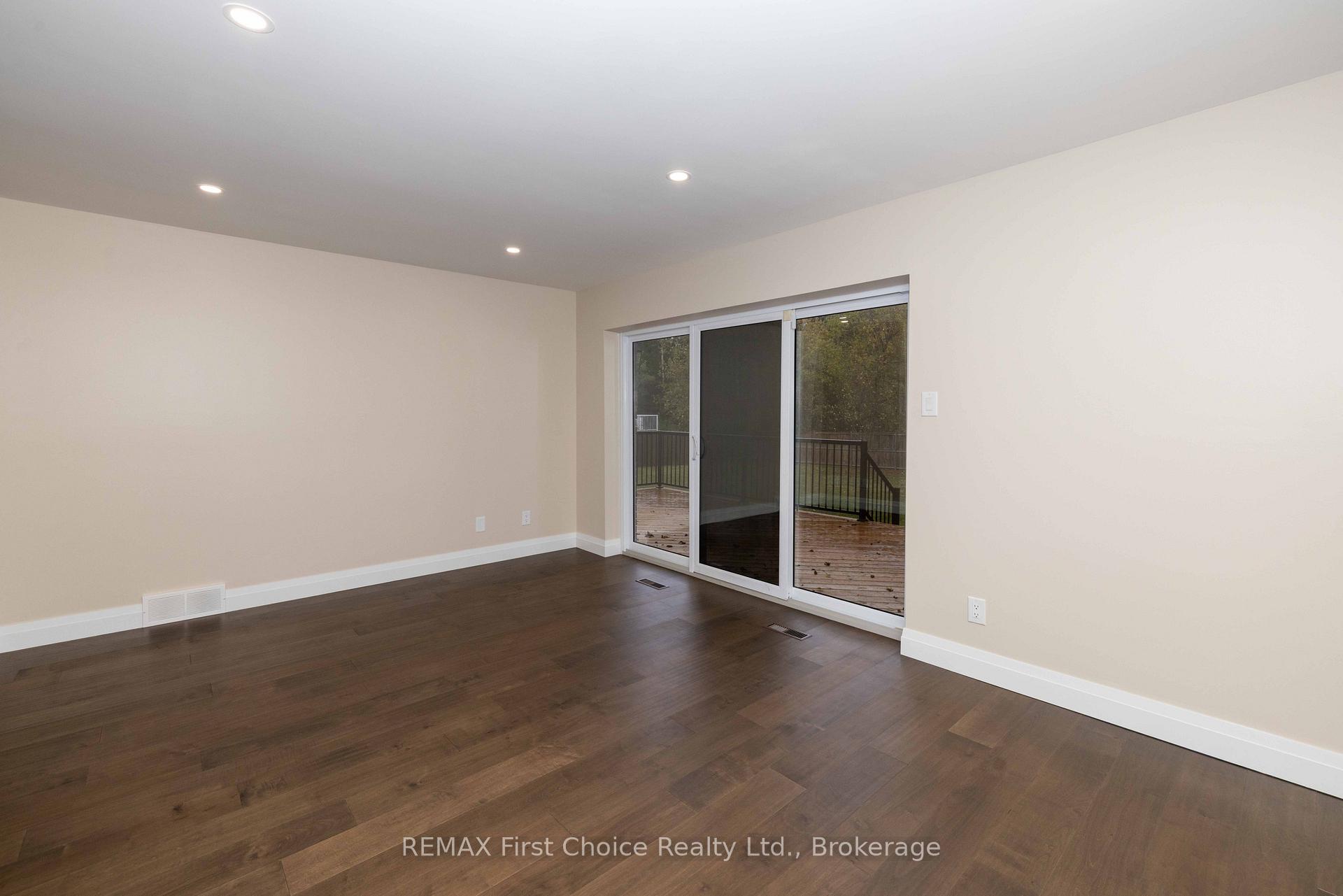 Photo 18 of 2110 Whitegates Drive, Thunder Bay, Rosslyn Road — HOMEH