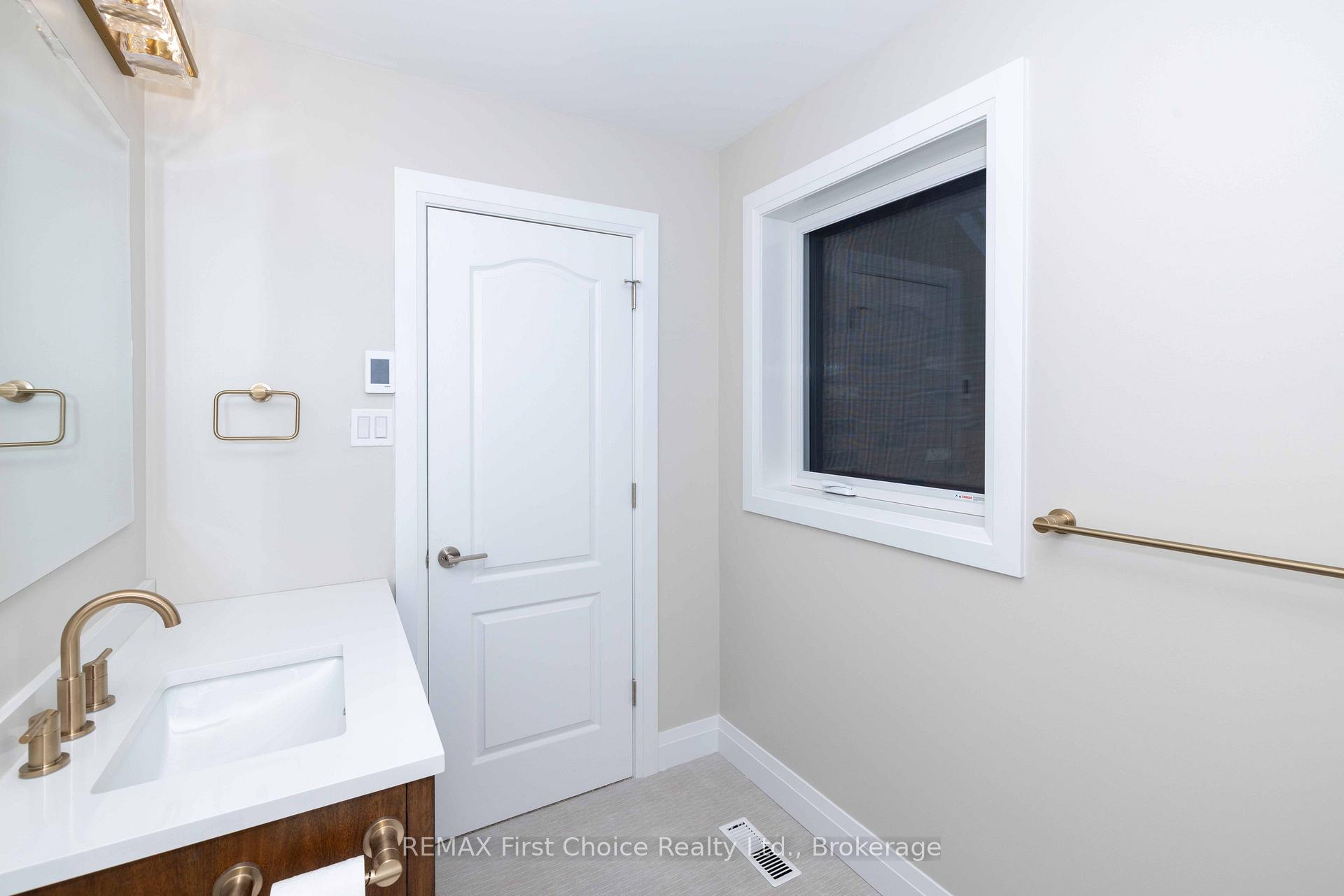 Photo 29 of 2110 Whitegates Drive, Thunder Bay, Rosslyn Road — HOMEH