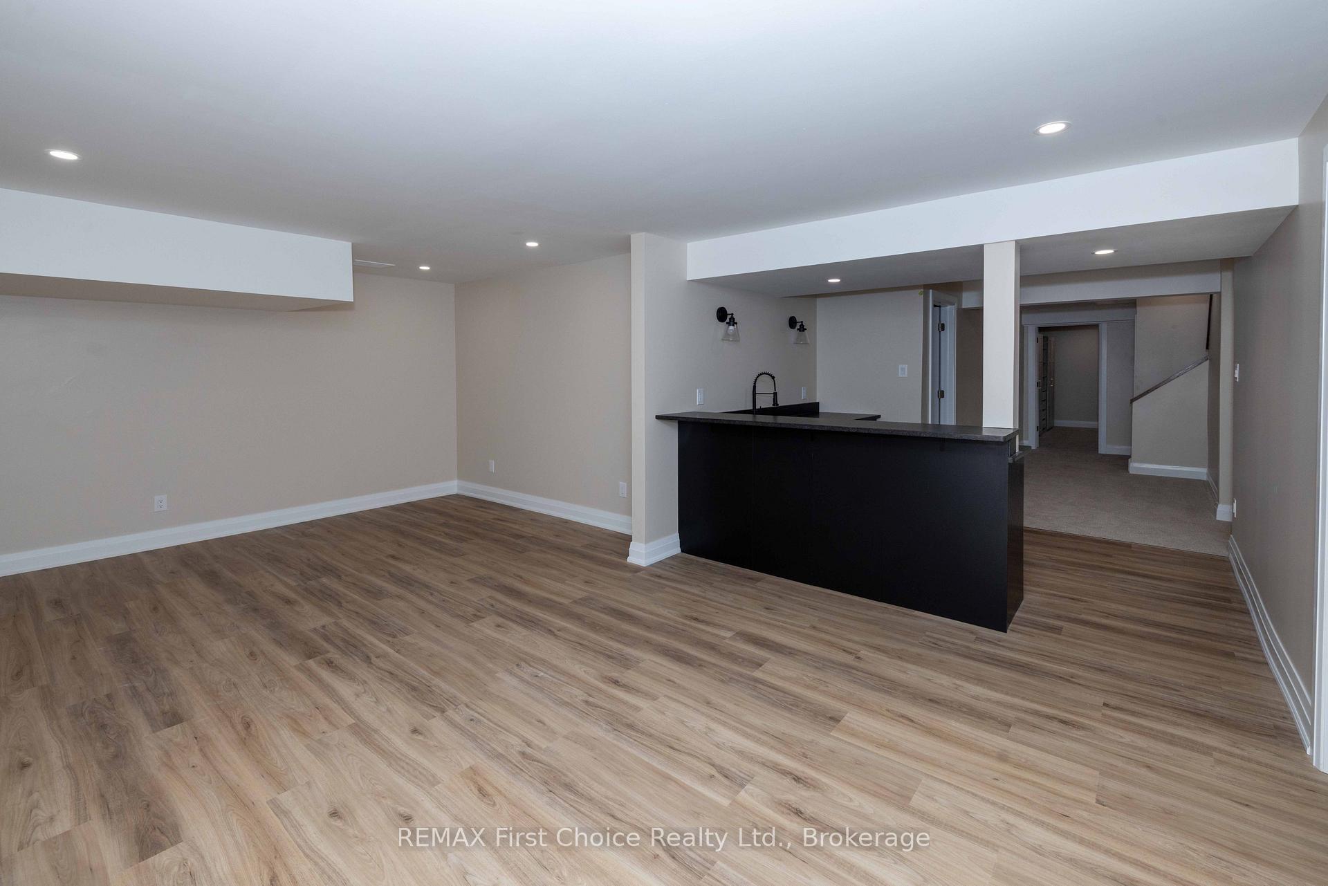 Photo 32 of 2110 Whitegates Drive, Thunder Bay, Rosslyn Road — HOMEH