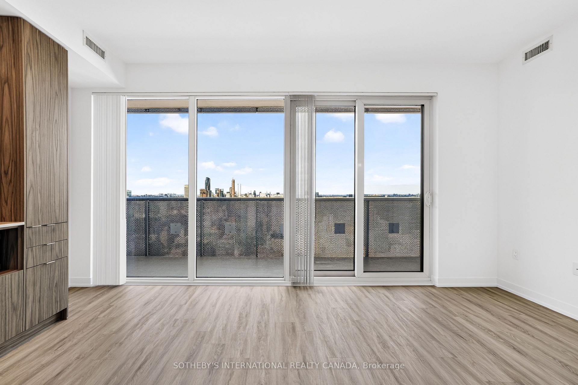 Photo 6 of Unit 6605, 55 Cooper Street, Toronto, Waterfront Communities — HOMEH