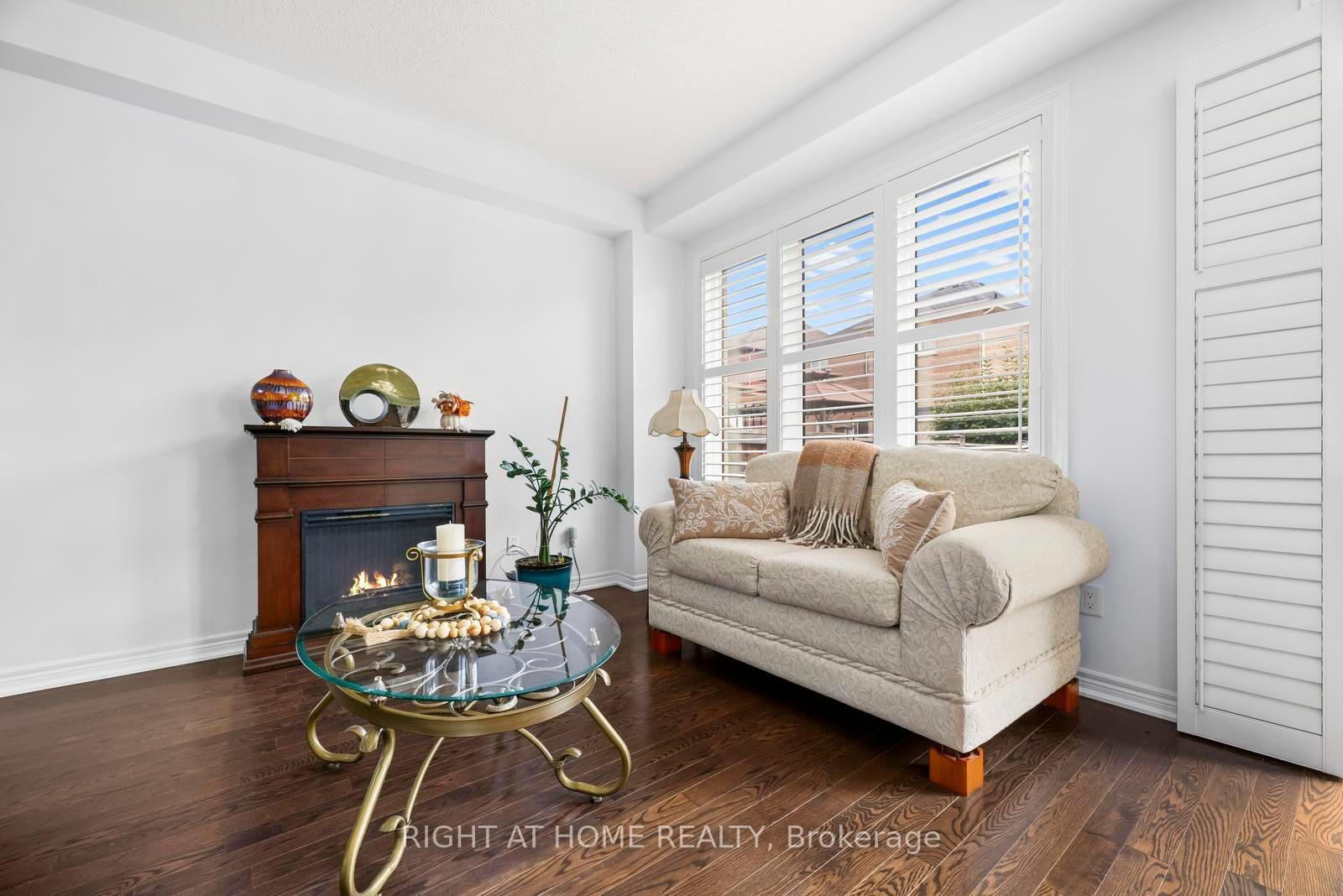 Photo 15 of 41 Coastline Drive, Brampton, Bram West — HOMEH