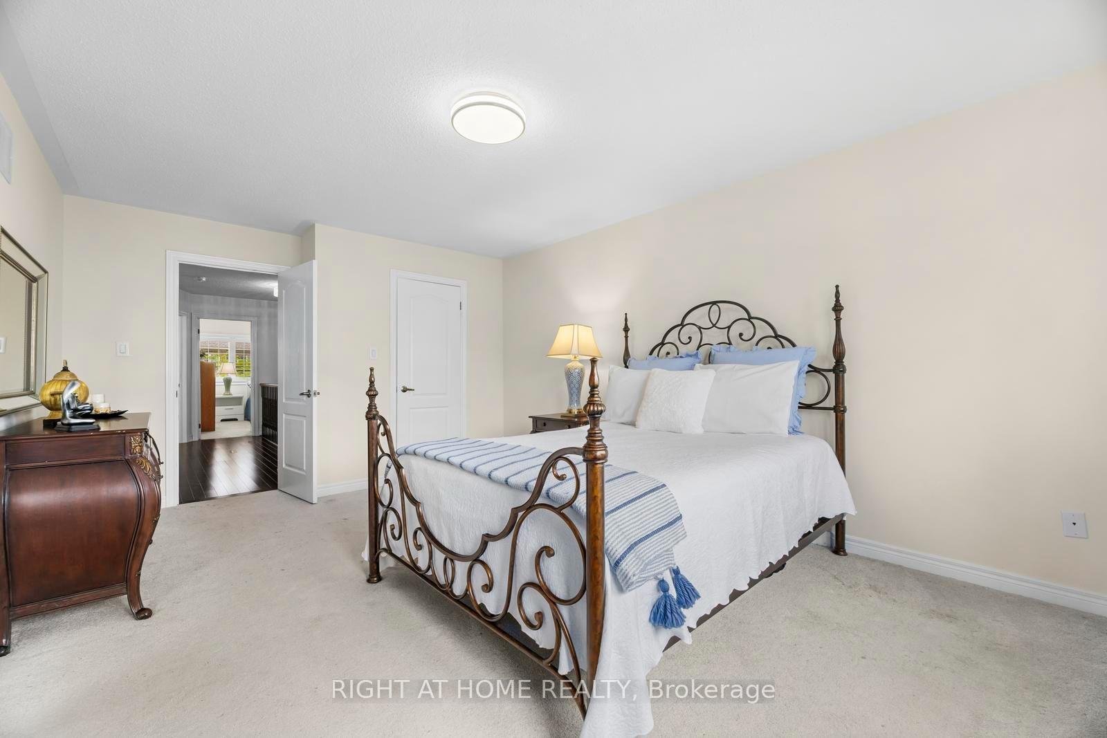 Photo 21 of 41 Coastline Drive, Brampton, Bram West — HOMEH