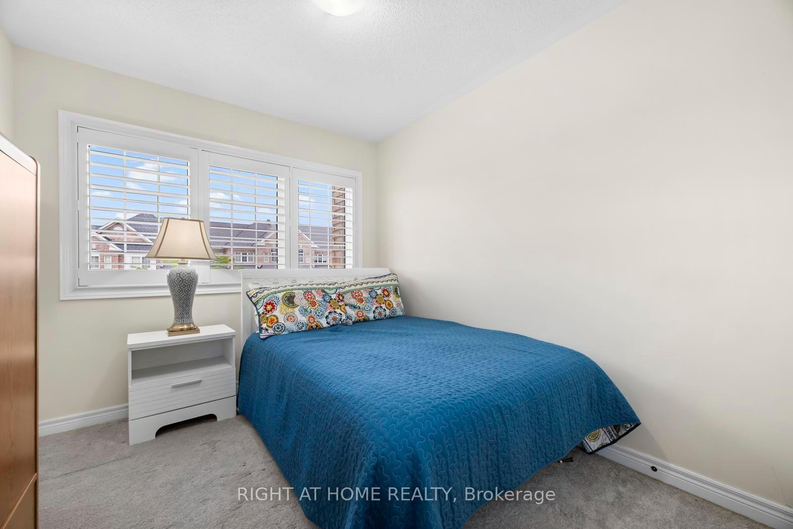 Photo 26 of 41 Coastline Drive, Brampton, Bram West — HOMEH