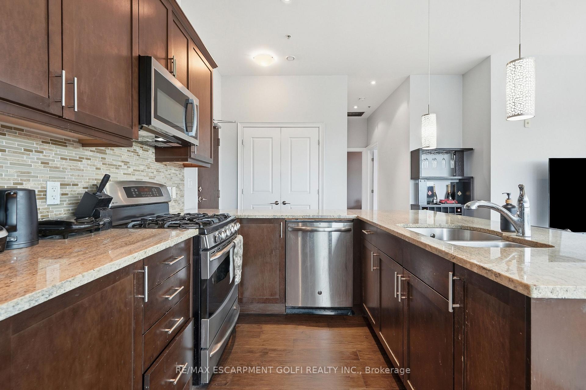 Photo 5 of Unit 403, 50 Murray Street W, Hamilton, Central — HOMEH