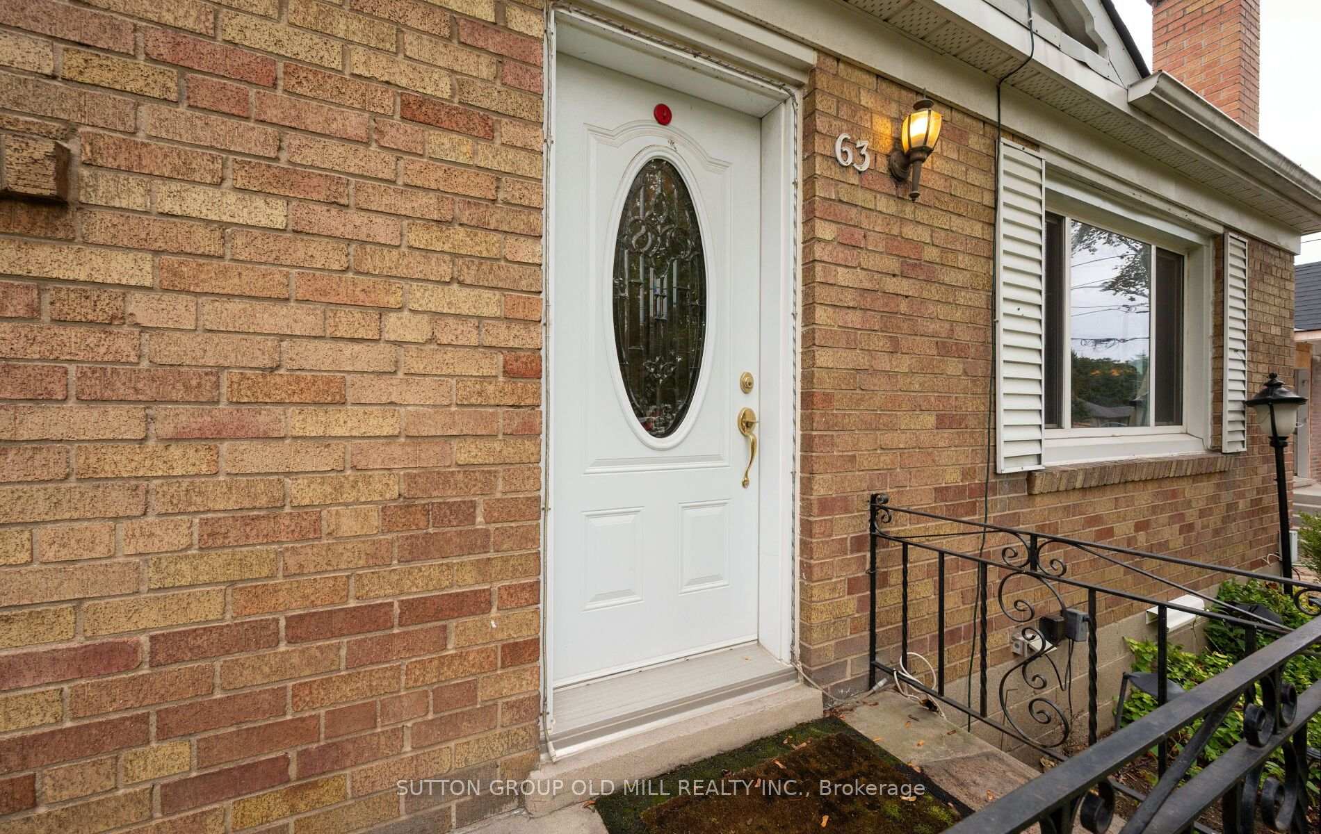Photo 4 of 63 Westhead Road, Etobicoke, Alderwood — HOMEH
