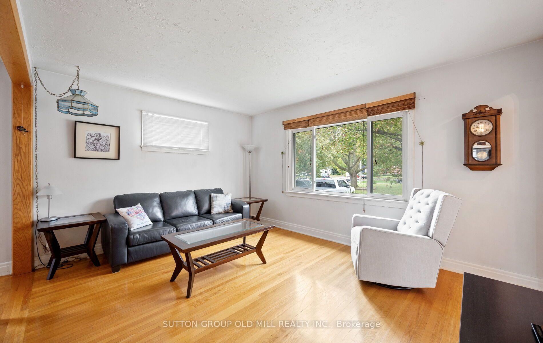 Photo 8 of 63 Westhead Road, Etobicoke, Alderwood — HOMEH