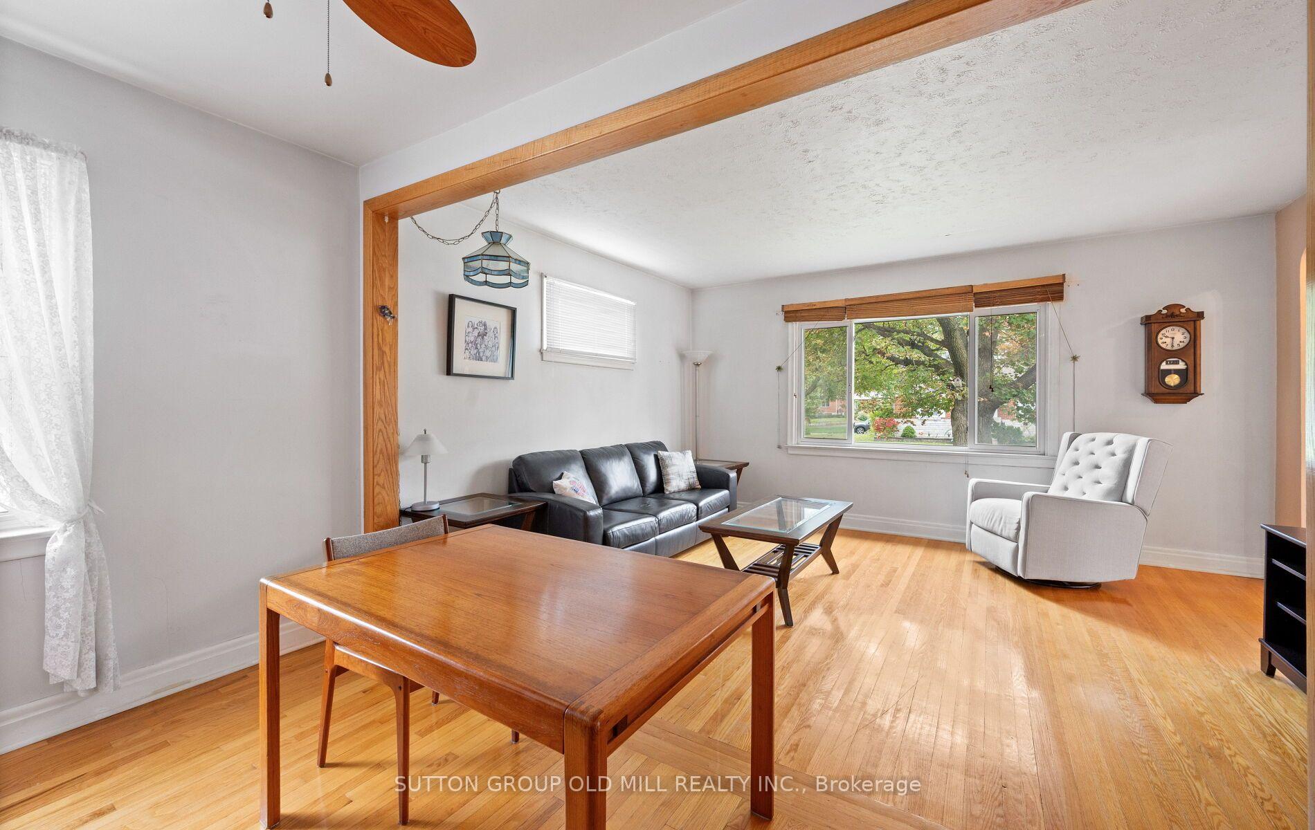 Photo 10 of 63 Westhead Road, Etobicoke, Alderwood — HOMEH