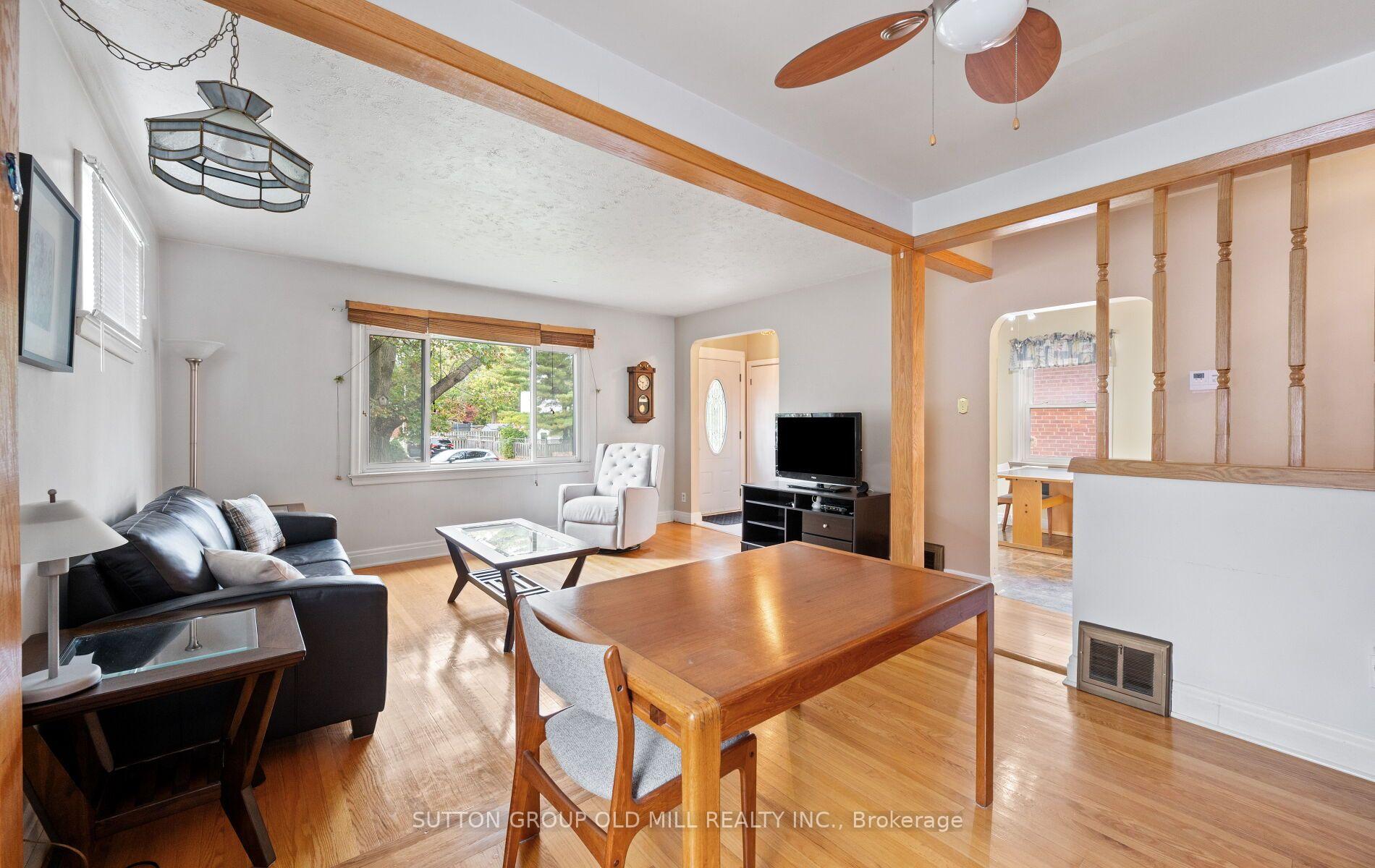 Photo 11 of 63 Westhead Road, Etobicoke, Alderwood — HOMEH