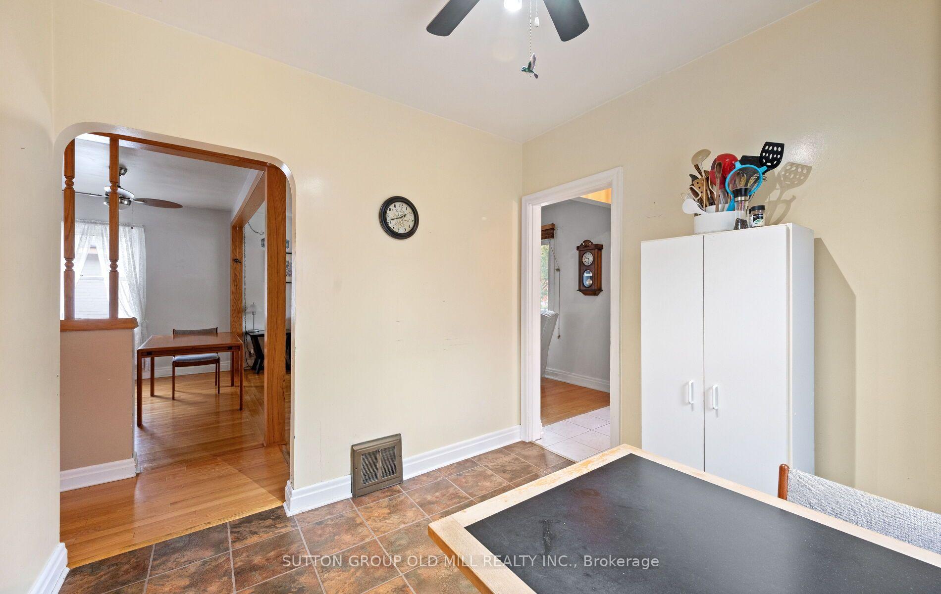 Photo 16 of 63 Westhead Road, Etobicoke, Alderwood — HOMEH