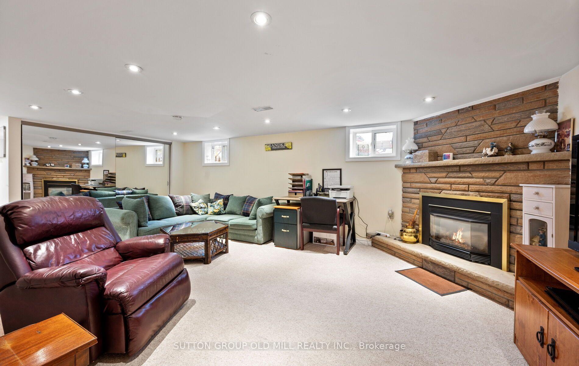 Photo 24 of 63 Westhead Road, Etobicoke, Alderwood — HOMEH