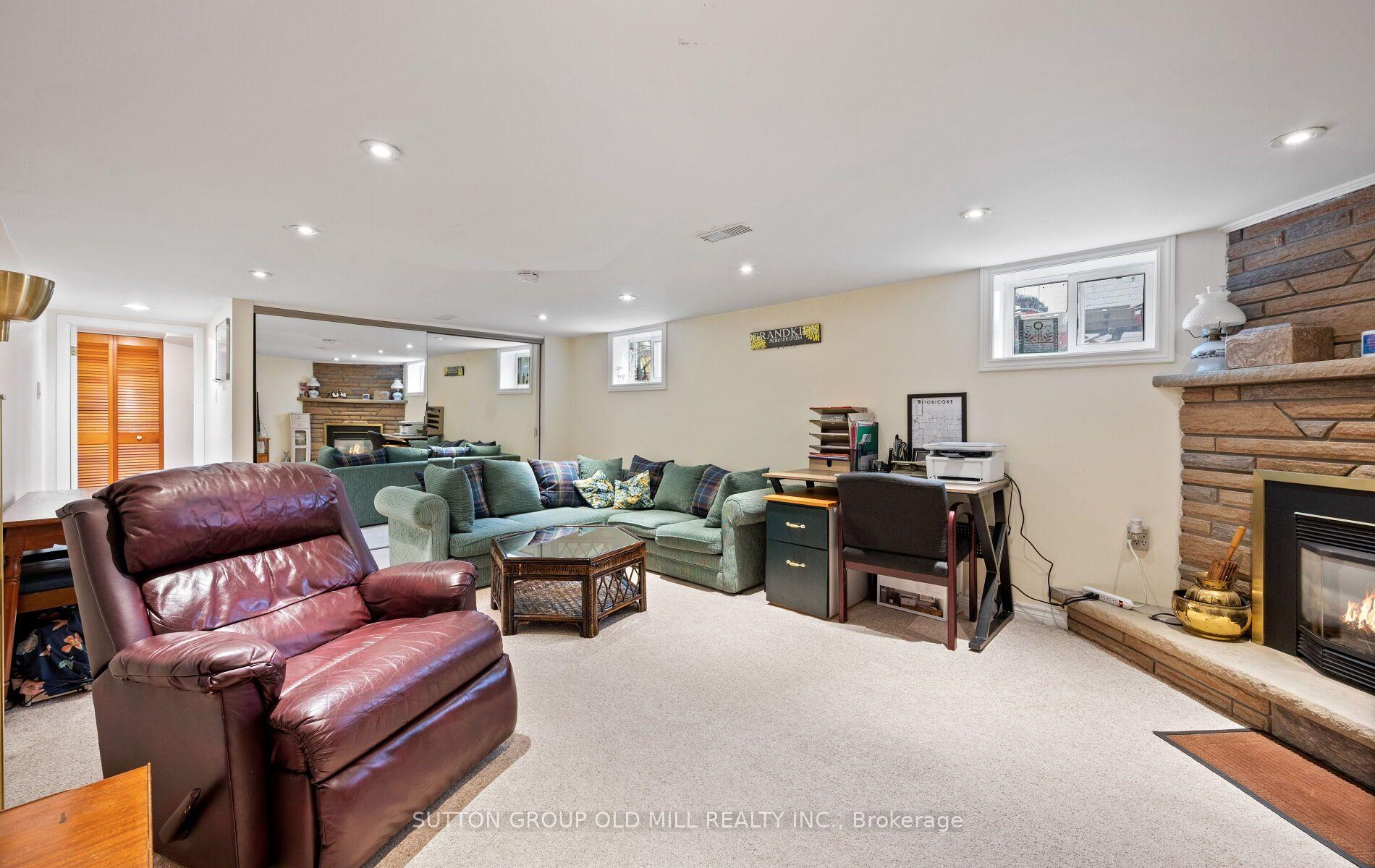 Photo 29 of 63 Westhead Road, Etobicoke, Alderwood — HOMEH