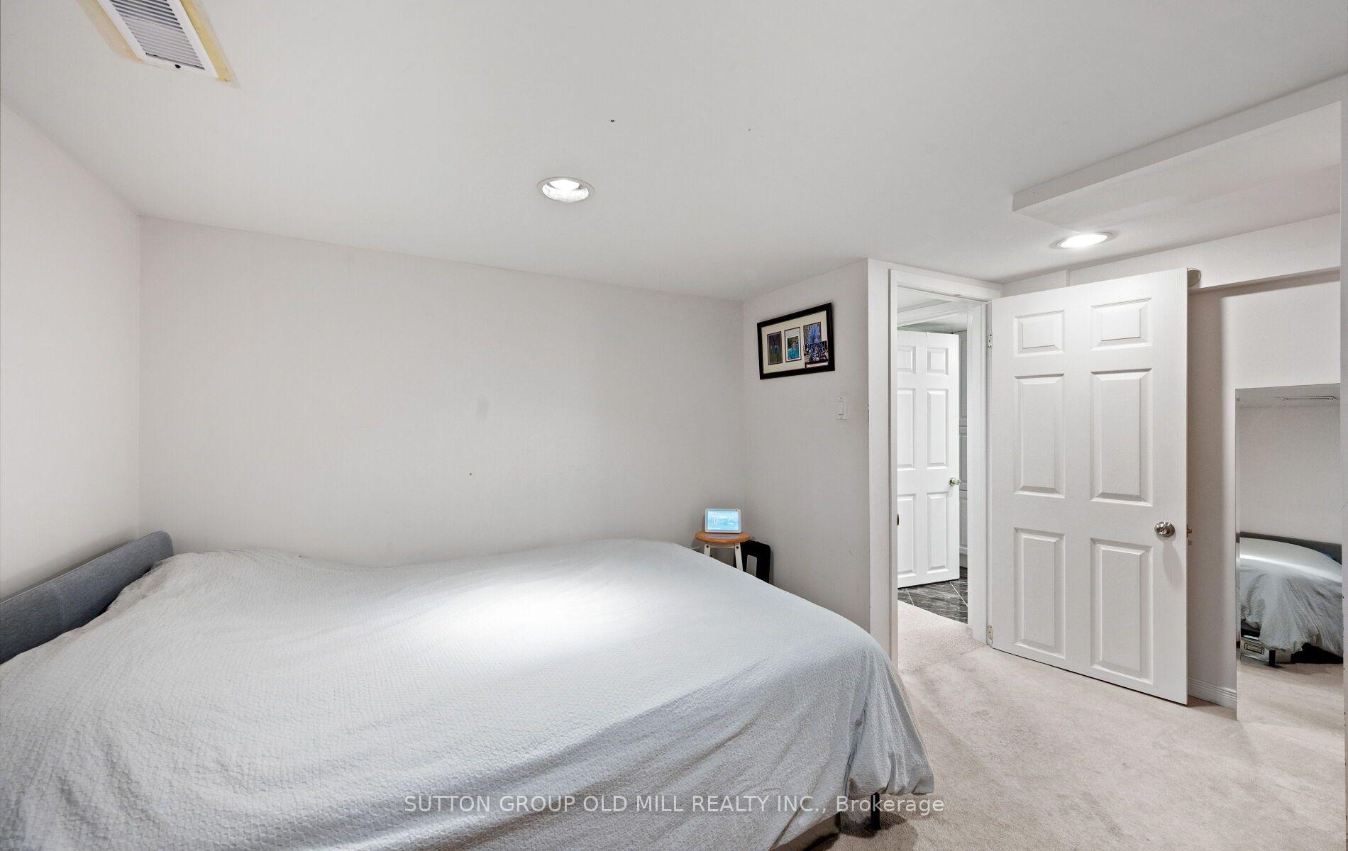 Photo 34 of 63 Westhead Road, Etobicoke, Alderwood — HOMEH