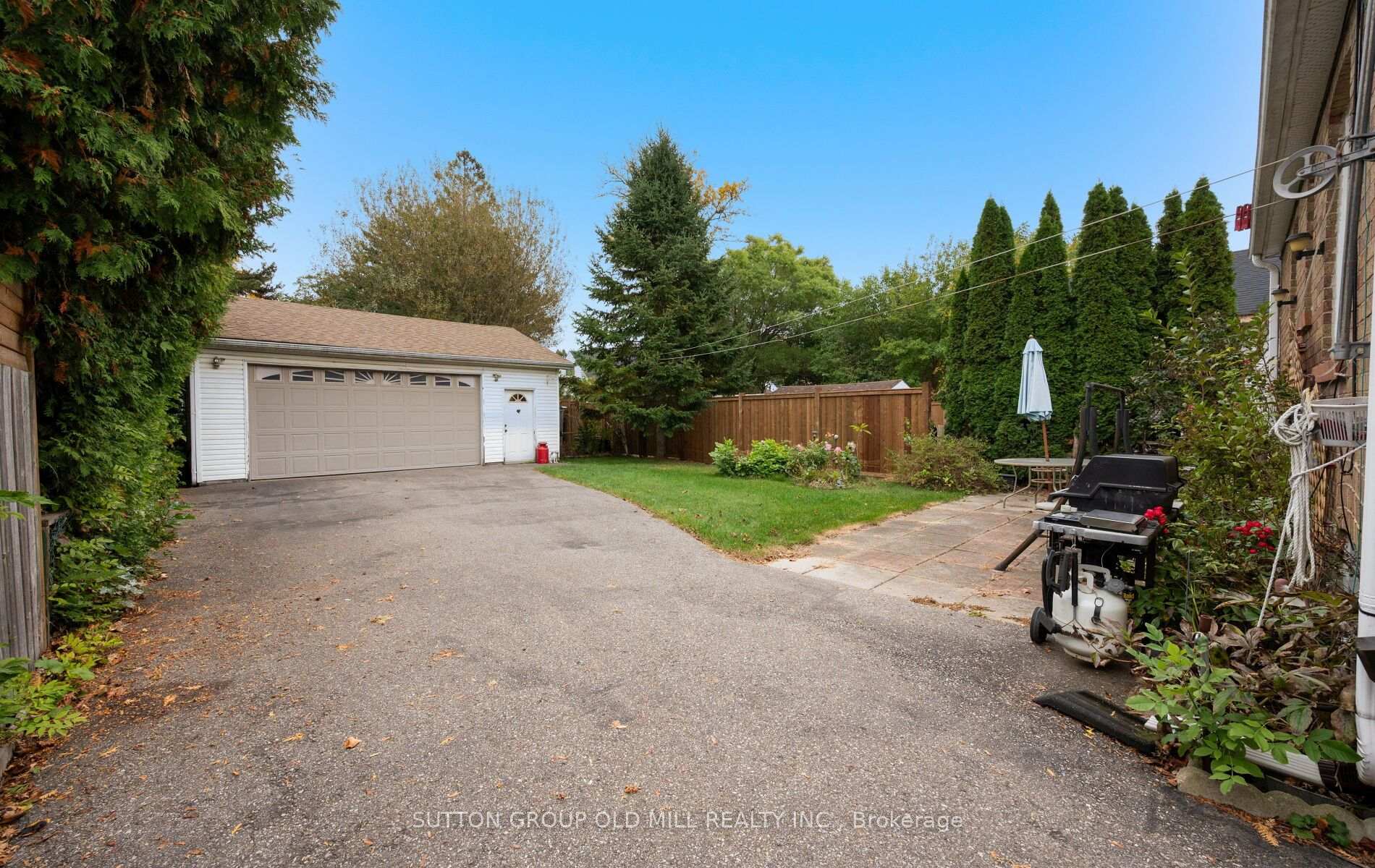 Photo 39 of 63 Westhead Road, Etobicoke, Alderwood — HOMEH