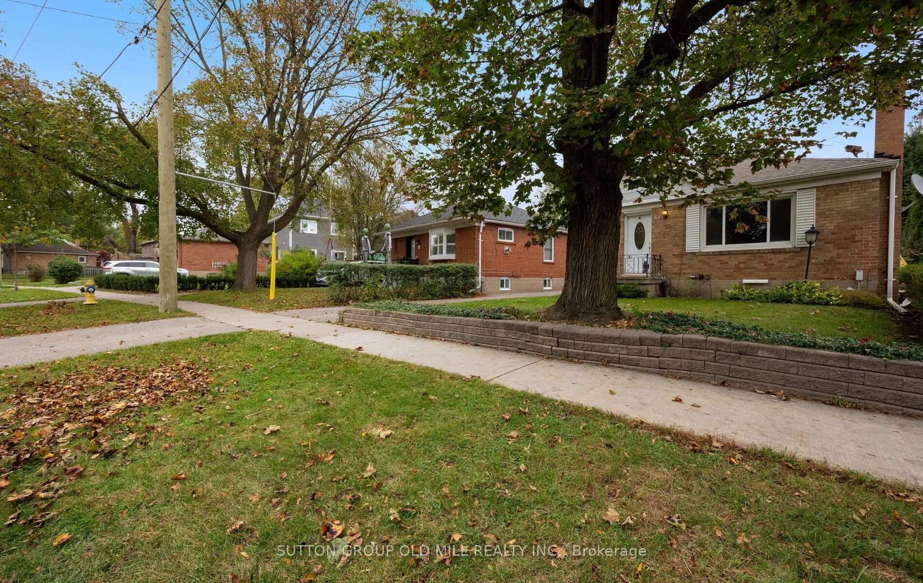 Photo 47 of 63 Westhead Road, Etobicoke, Alderwood — HOMEH