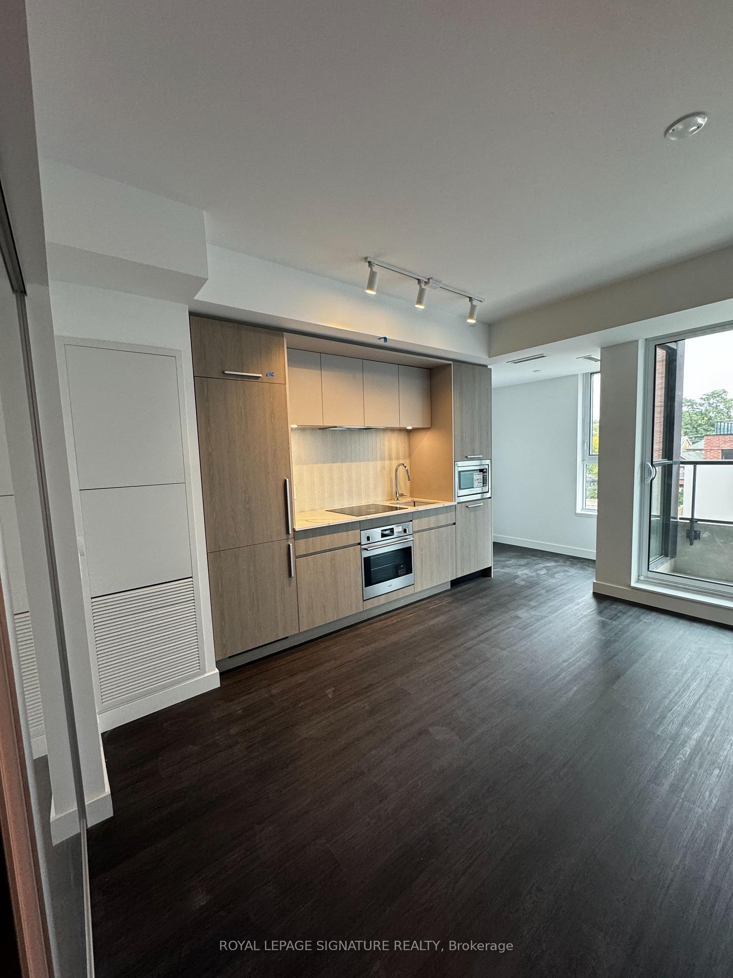 Photo 6 of Unit 409, 180 Alberta Avenue, Toronto, Oakwood Village — HOMEH