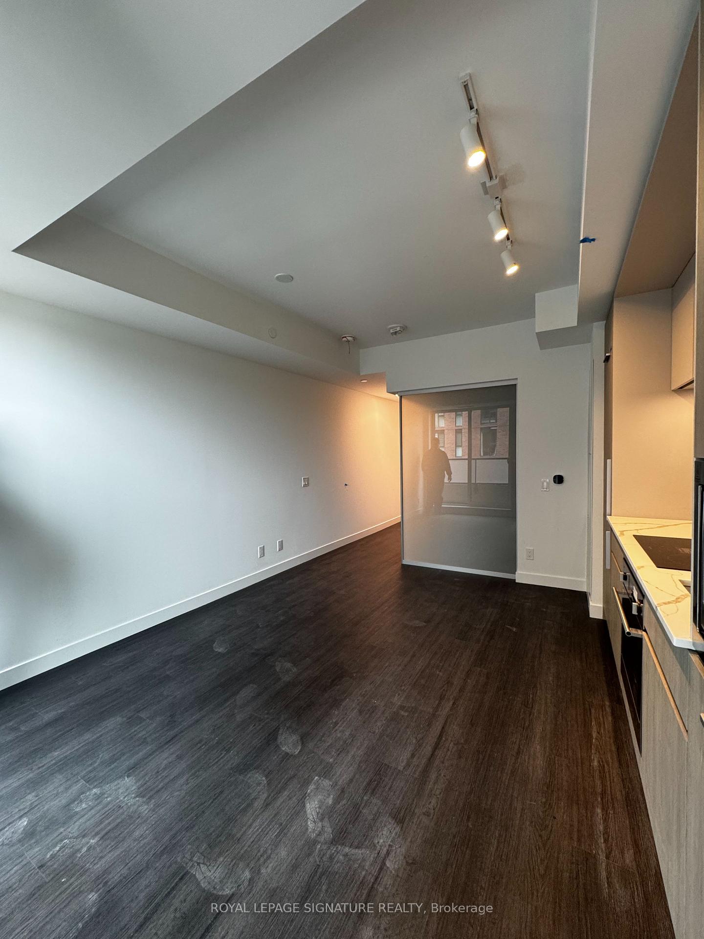 Photo 7 of Unit 409, 180 Alberta Avenue, Toronto, Oakwood Village — HOMEH